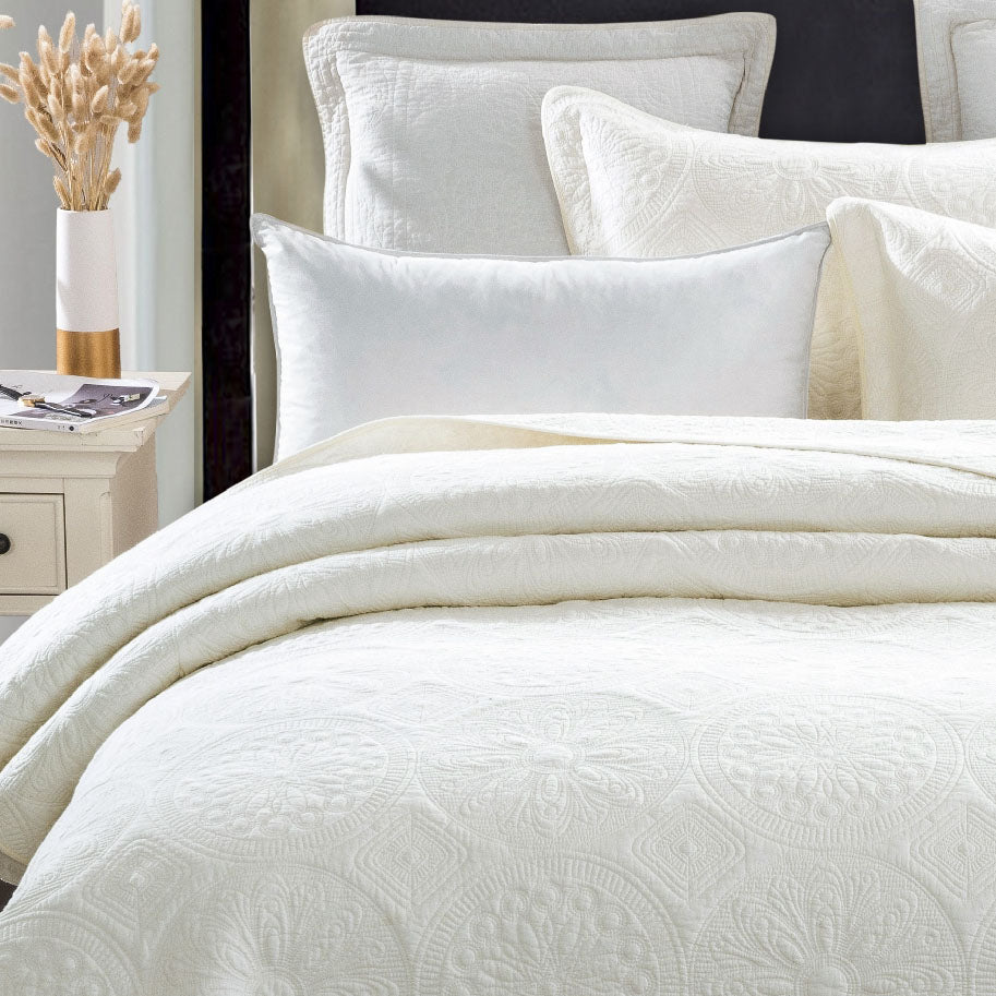 Luxury Ivory Bedspread Set - King Size & Single Bed Coverlet - Soft & Elegant Bedding for Master Bedroom, Guest Room, or Hotel Decor