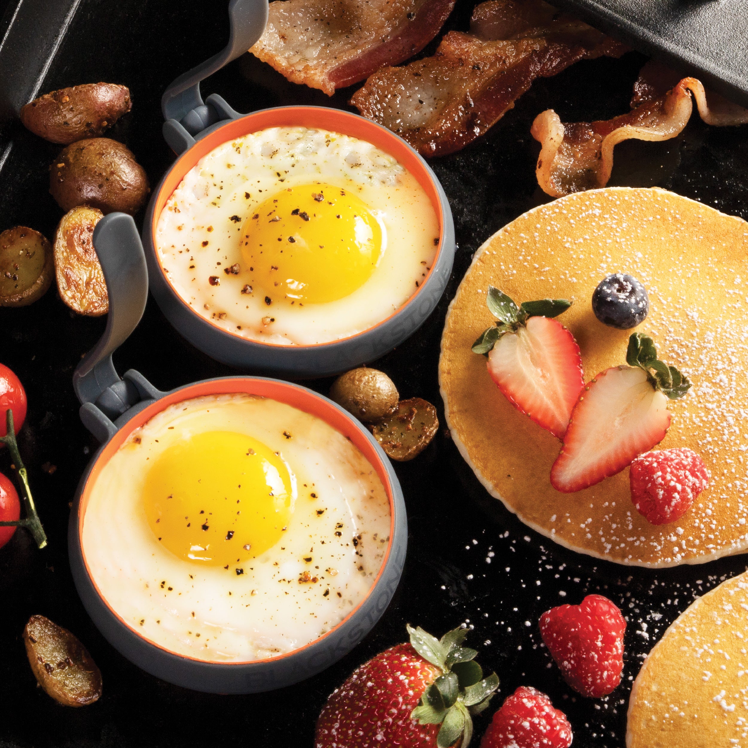 8 Pack of Non-Stick Egg Rings for Perfect Round Eggs - Ideal for Breakfast Sandwiches, Burgers, and Pancakes
