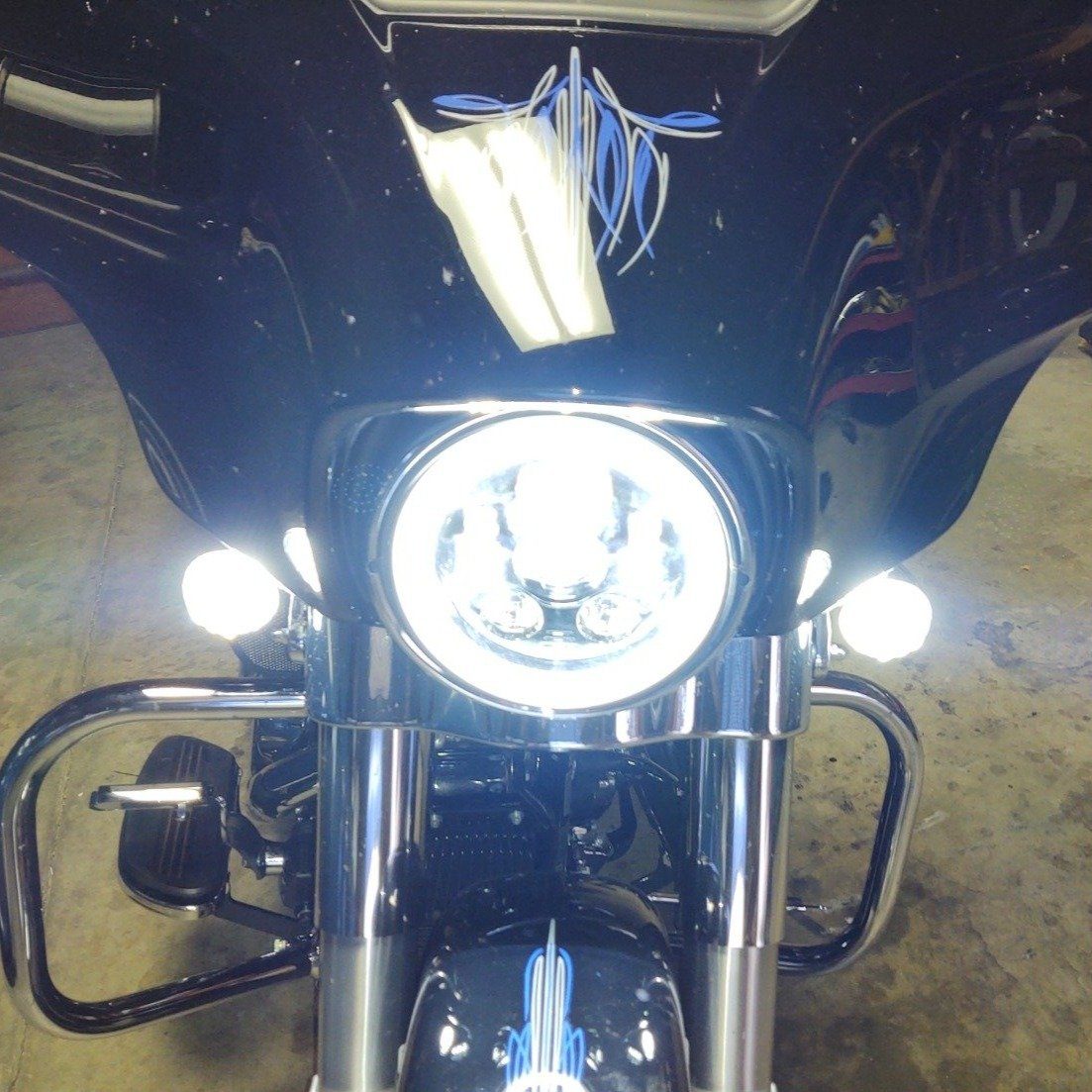 Premium LED Front Turn Signals for Harley Davidson - Eagle Lights Gen II with Full Running Light - Enhance Visibility & Safety for Night Riding & Urban Commuting