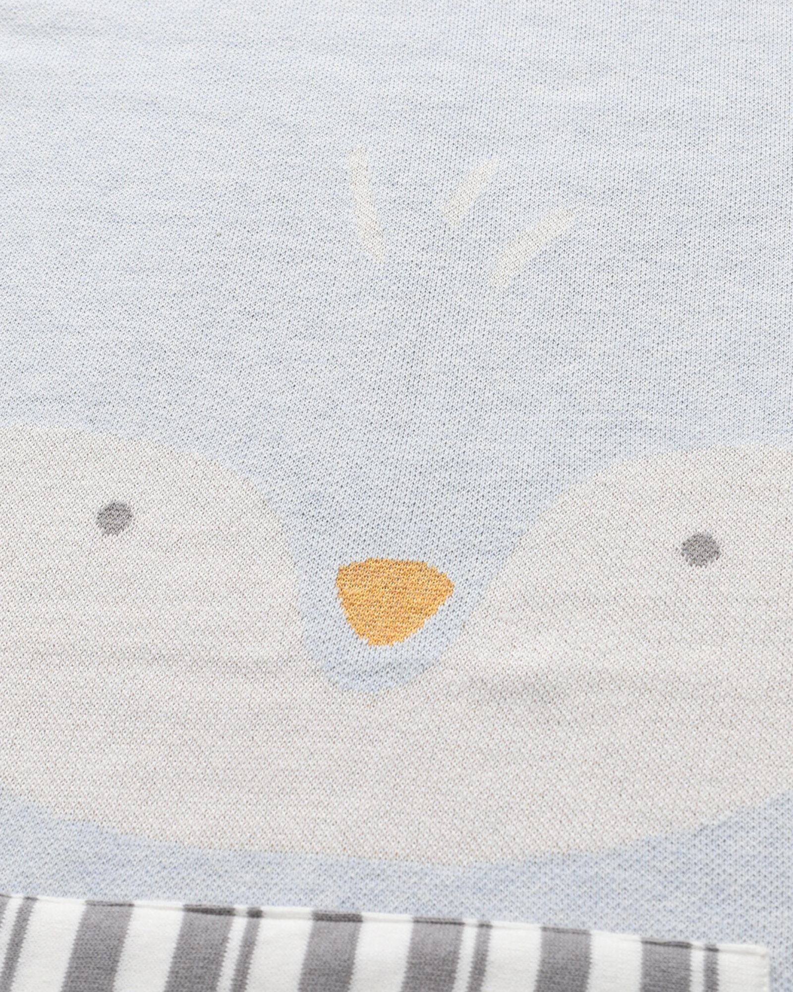 Cozy Penguin Knitted Blanket - Soft & Warm Winter Throw Blanket for Couch, Bed, and Home Decor - Perfect Gift for Christmas & Cold Weather