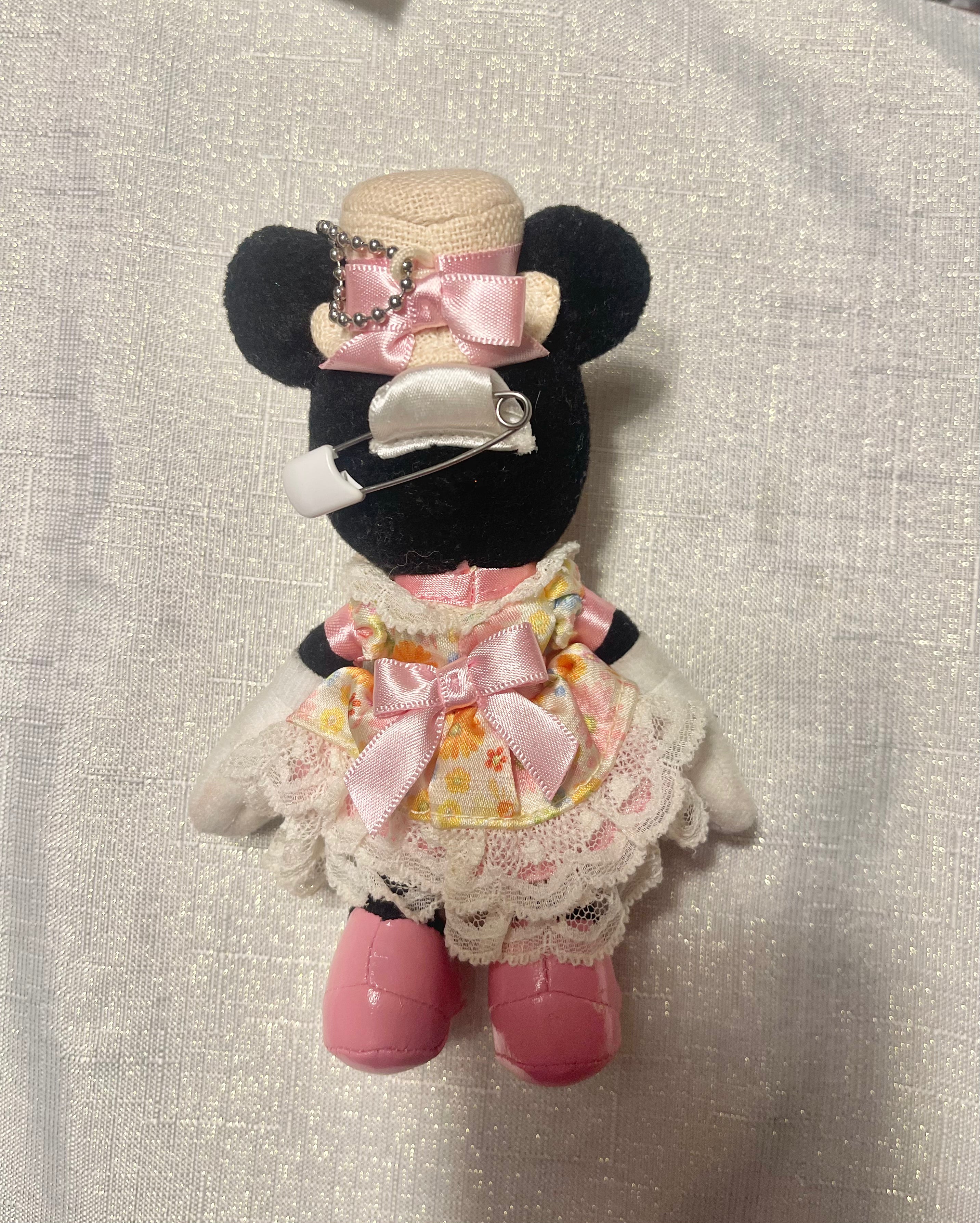 Tokyo Disney Easter Minnie Mouse Keychain Plush Badge - Cute Collectible Disney Character Accessory for Bags, Backpacks & Gifts