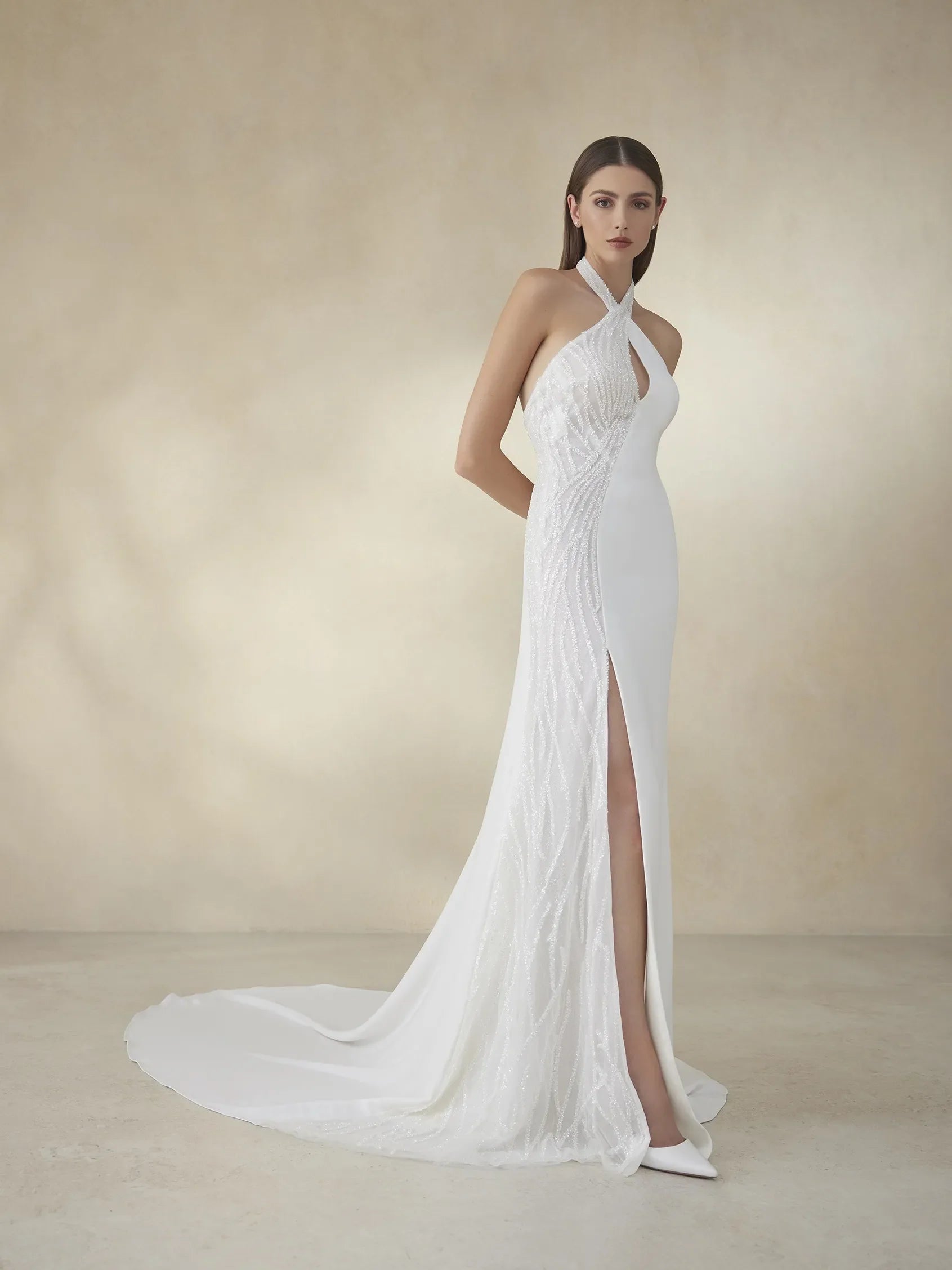Pronovias Macie Wedding Dress - Elegant Lace Bridal Gown for Bride | Perfect for Church Ceremony, Beach Wedding & Romantic Photoshoot