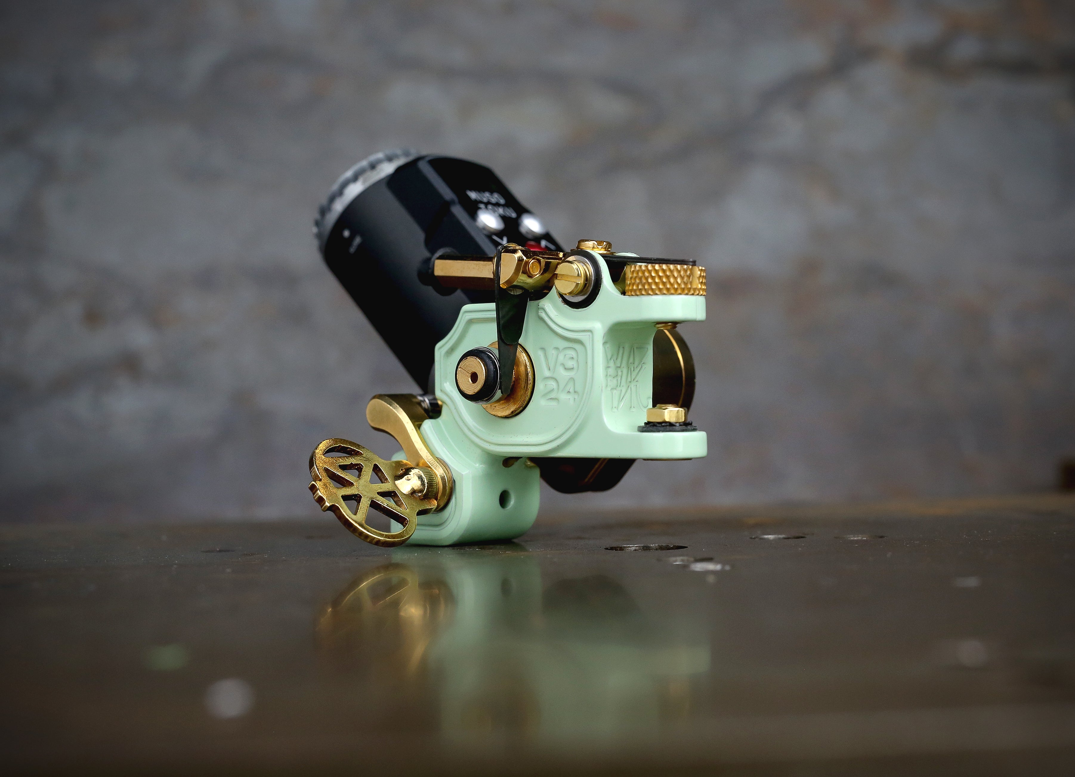 Dan Kubin V3/24 Sidewinder Seafoam x Gold RCA Cable - High Quality Audio Cable for Studio Recording & Live Performances - Perfect for Guitar, Bass, and Professional Audio Equipment Connections