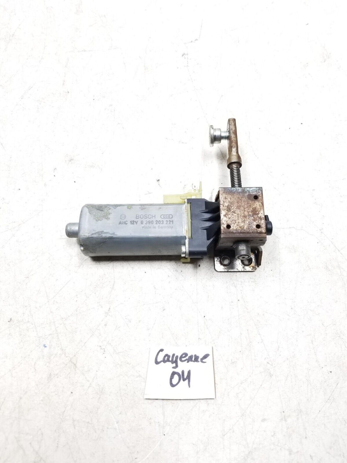 Original Porsche Cayenne Front Passenger Seat Adjustment Motor - 3PCS OEM Replacement Part for 2004-2006 Models | Perfect for Seat Repair & Comfort Upgrade