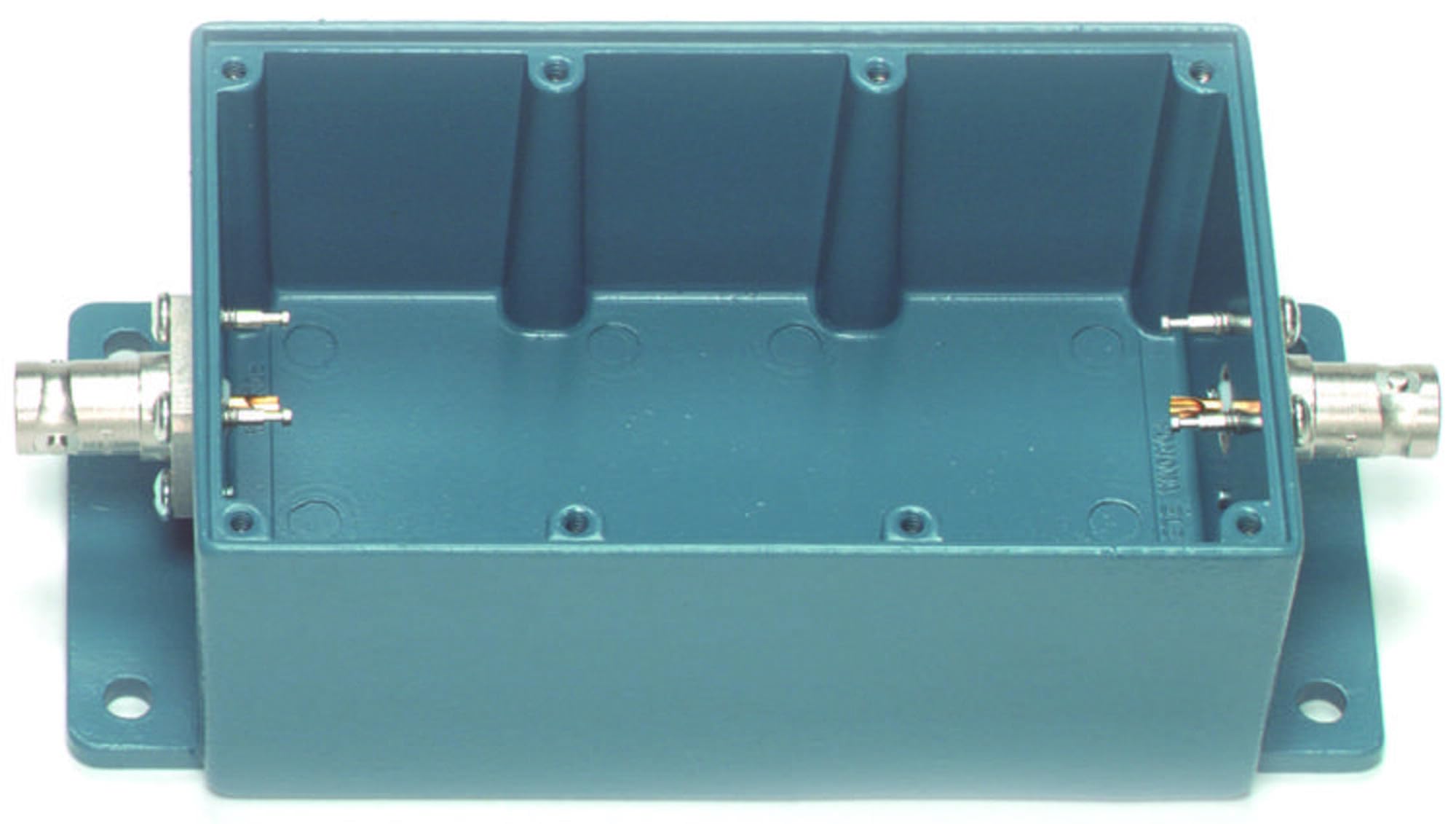 Shielded Test Connectors Box - High-Quality Electrical Testing Tool for Automotive & Industrial Use