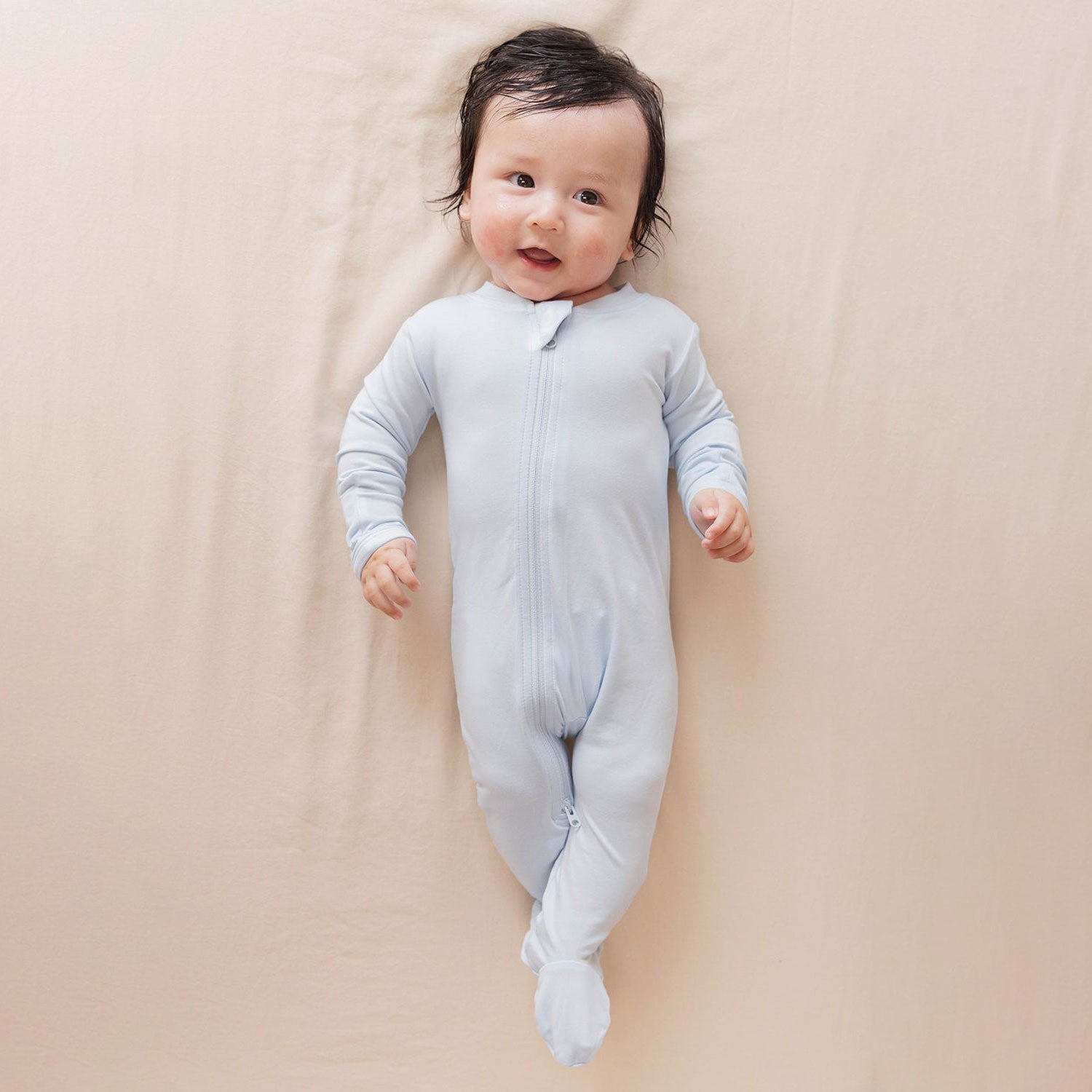 CloudBlend™ Cozy Footed Pajamas for Women - Soft Fleece Sleepwear with Non-Slip Soles - Perfect for Winter Nights, Lounge Wear & Family Movie Nights