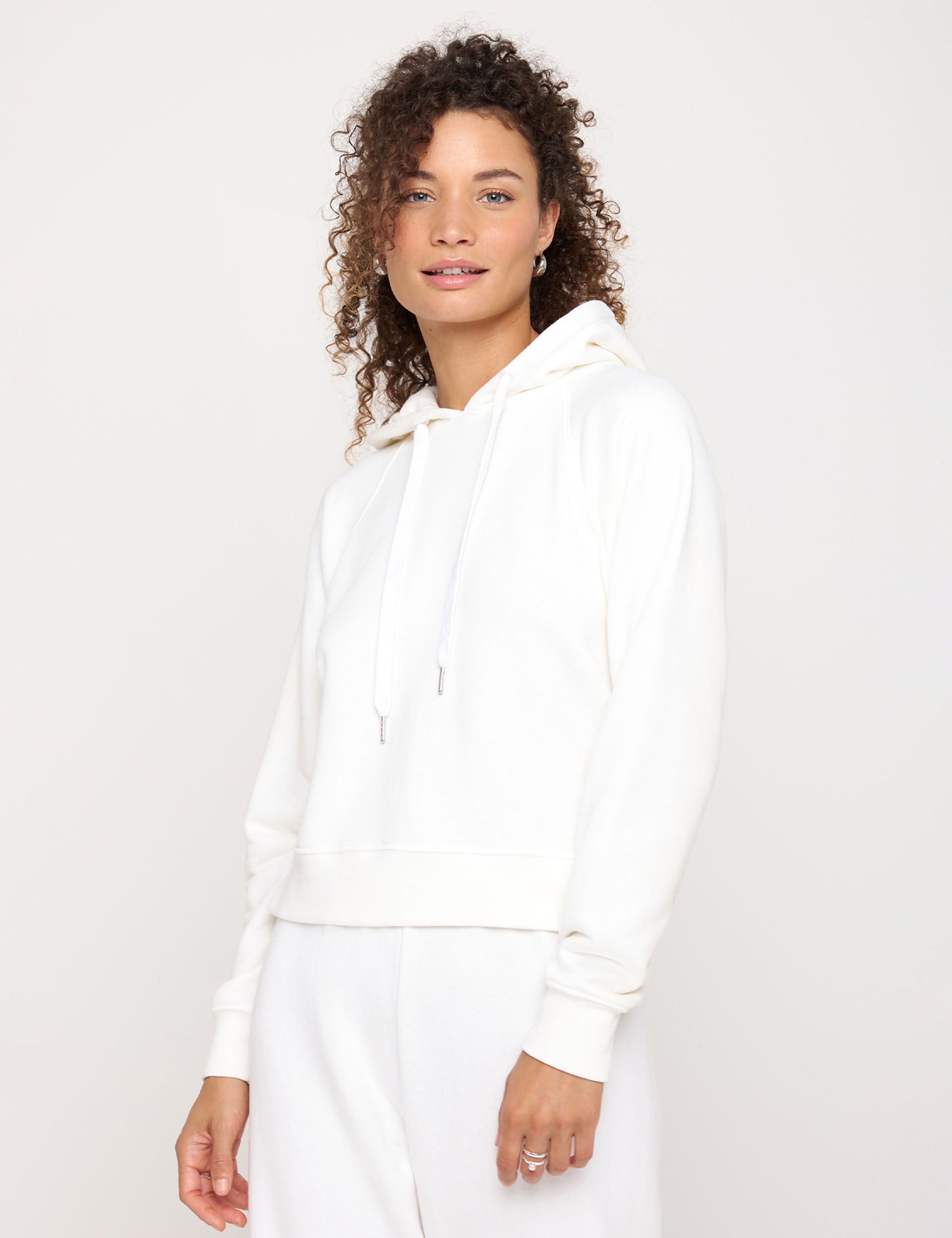 All Eyes Harper Crop Hoodie - White | Trendy Oversized Sweatshirt for Women | Perfect for Casual Wear, Gym & Street Style