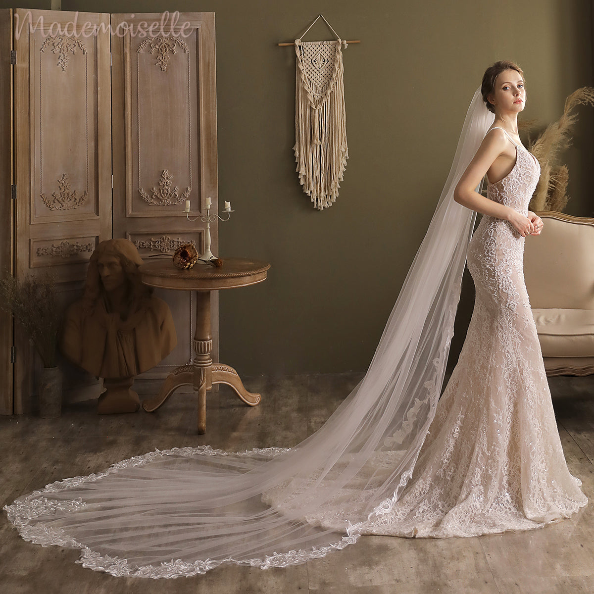Elizabeth Veil - Elegant Bridal Wedding Veil with Lace Trim for Bride, Church Ceremony & Photo Shoots