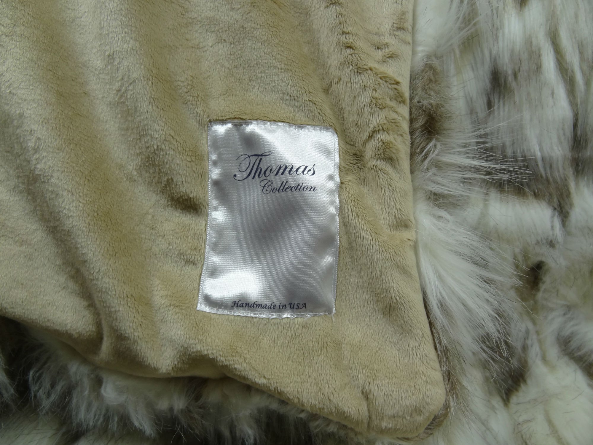 Luxury Ivory Faux Fur Throw Blanket & Bedspread - Ultra Soft Tibet Fox Style - Beige Faux Fur Blanket for Couch, Bed, Sofa - Made in USA - Perfect for Winter Coziness, Home Decor & Gift Giving