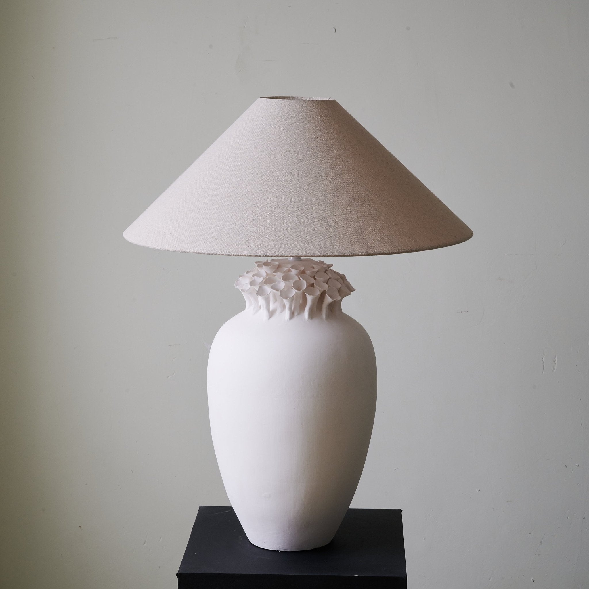 Blossom Crest Ceramic Table Lamp - Elegant Home Decor for Bedroom, Living Room & Office - Soft Lighting Accent Piece for Cozy Ambience
