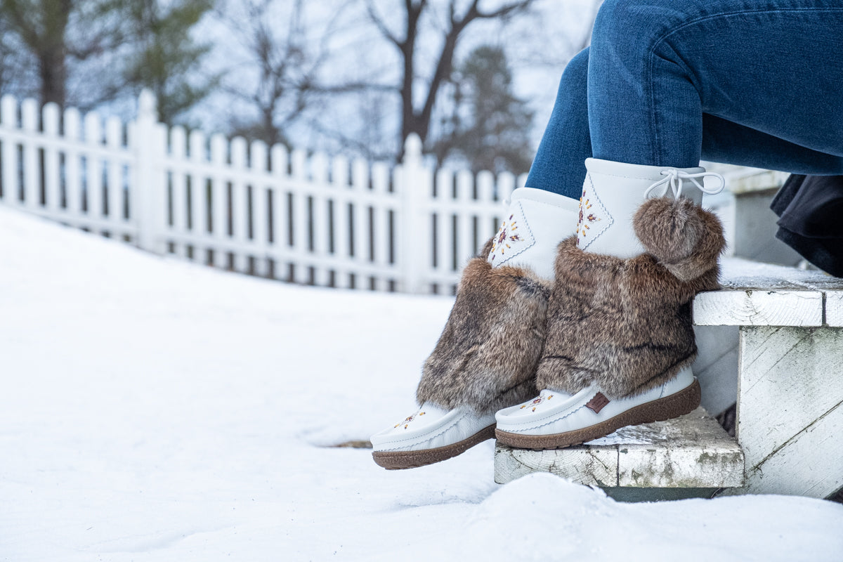Women's Warm Leather Mid-Calf Fur Mukluks Boots - White & Old Brown | Winter Snow Shoes for Women, Cozy Outdoor & Indoor Wear
