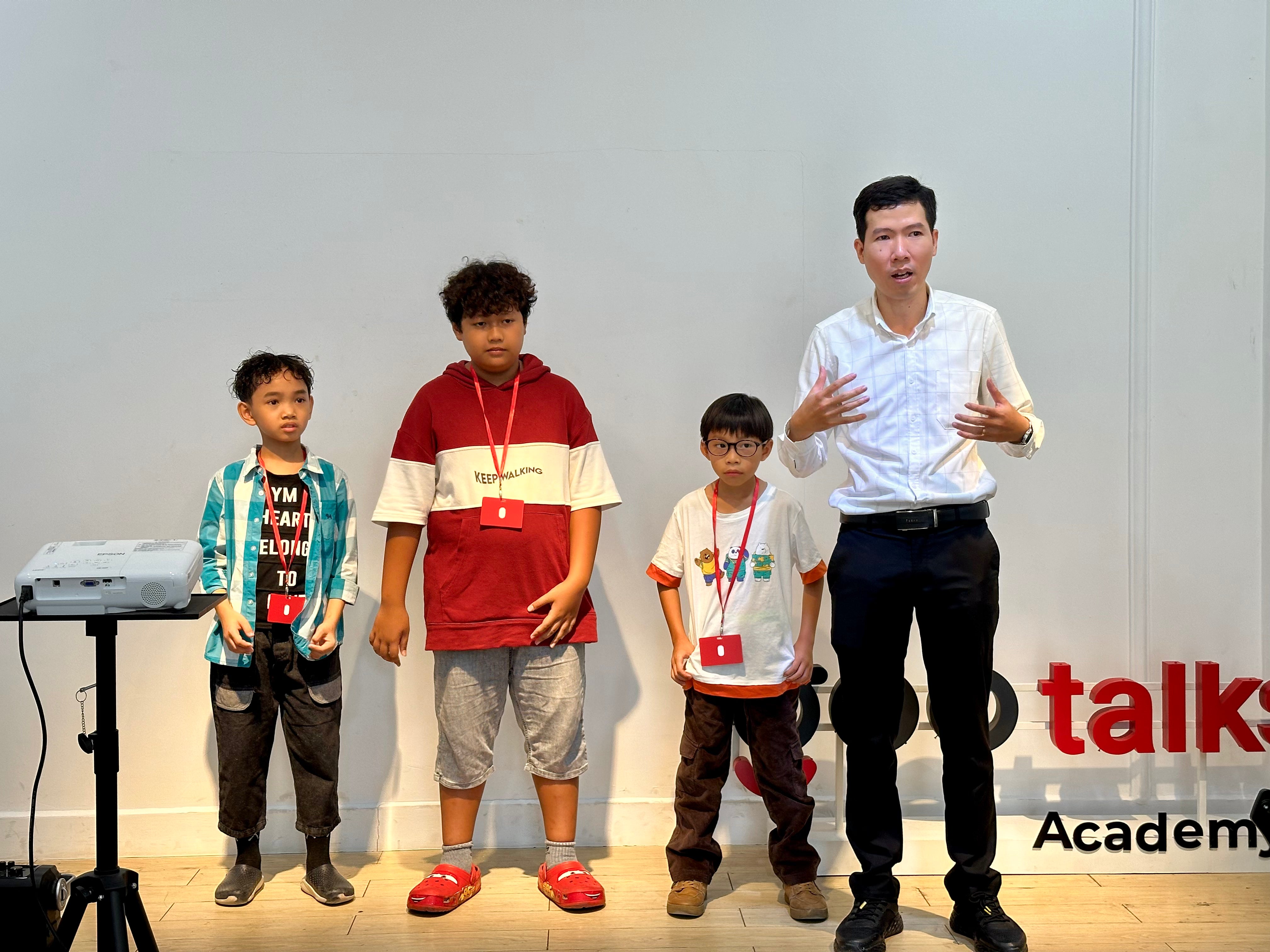 Public Speaking Basics for Teenagers - Essential Guide to Improve Presentation Skills | Perfect for School Debates, Class Presentations & Youth Leadership Events