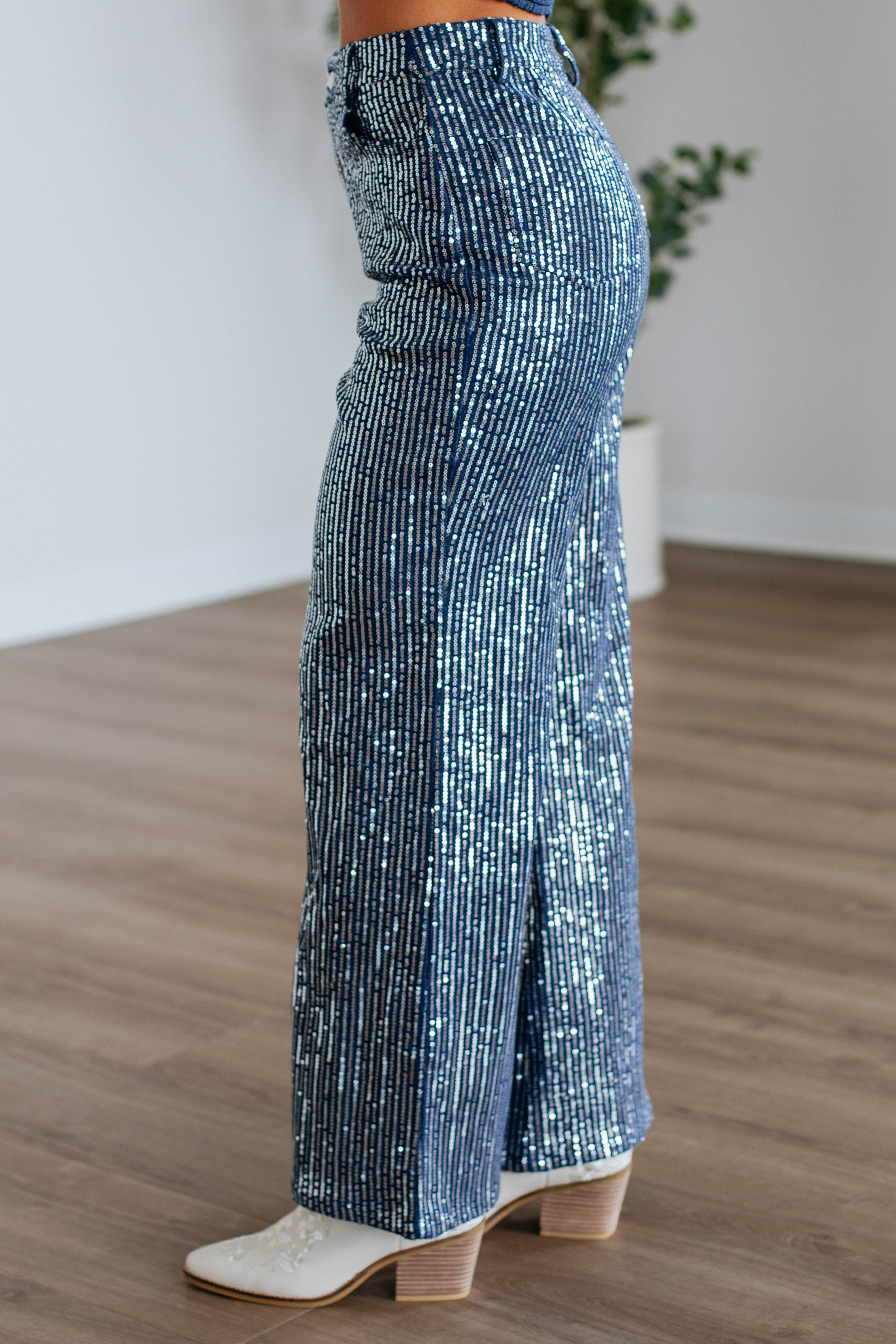 Stylish High Waisted Flare Pants for Women - Trendy Girls' Night Out Outfit - Perfect for Parties, Clubs & Evening Events