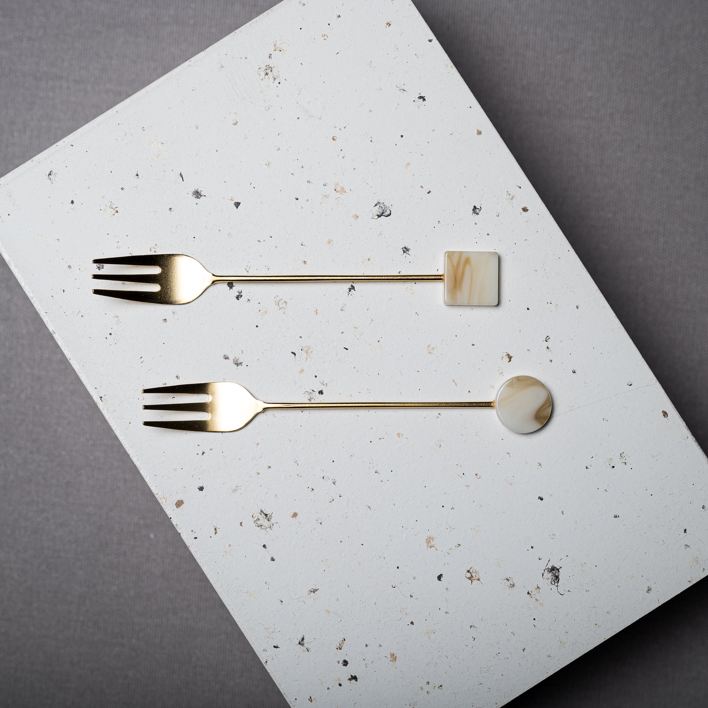 Premium Tsubamesanjo Matte Gold Cake Fork Set with Acrylic Display Block - 8-Piece Elegant Dessert Forks for Wedding, Party & Tea Time