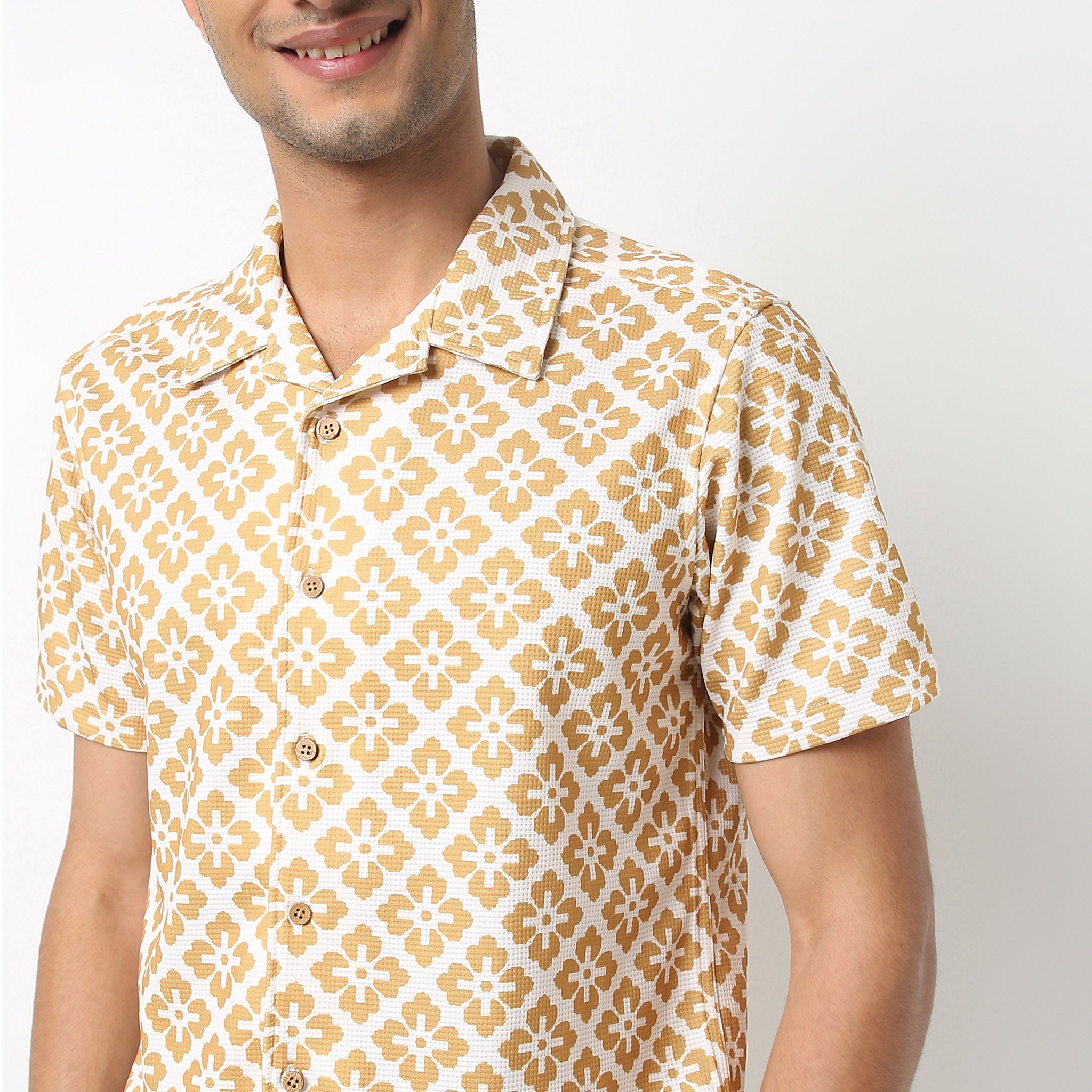Men's Camp Collar Short Sleeve Cuban Print Shirt - Breathable Relaxed Fit Casual Button Down Shirt for Summer Beach Vacation & Tropical Outings