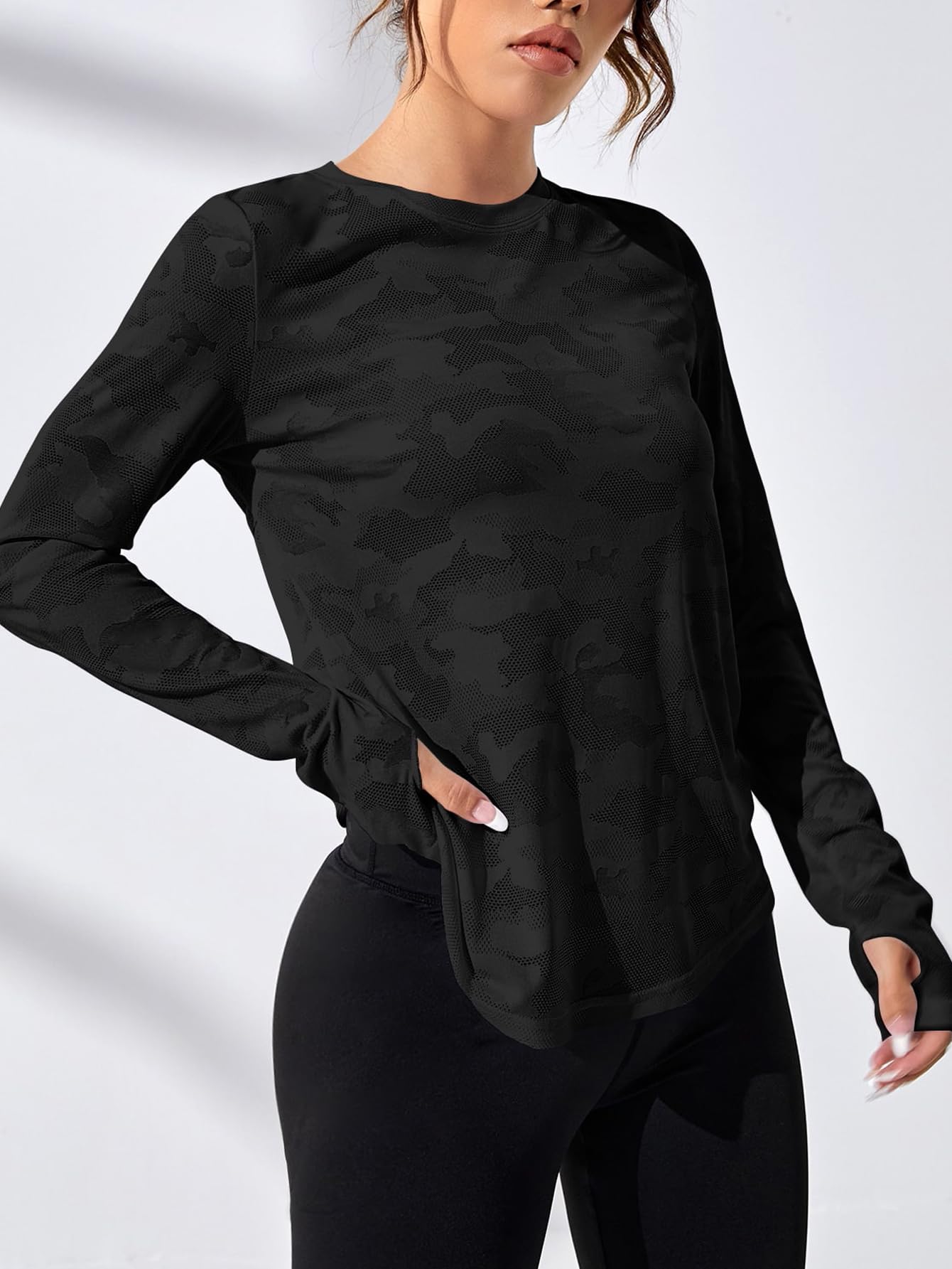 SweatyRocks Women's Lightweight Long Sleeve Workout Shirt - Criss Cross Back Activewear Top for Yoga, Gym & Running - Moisture Wicking Athletic Tee for Women's Fitness & Training