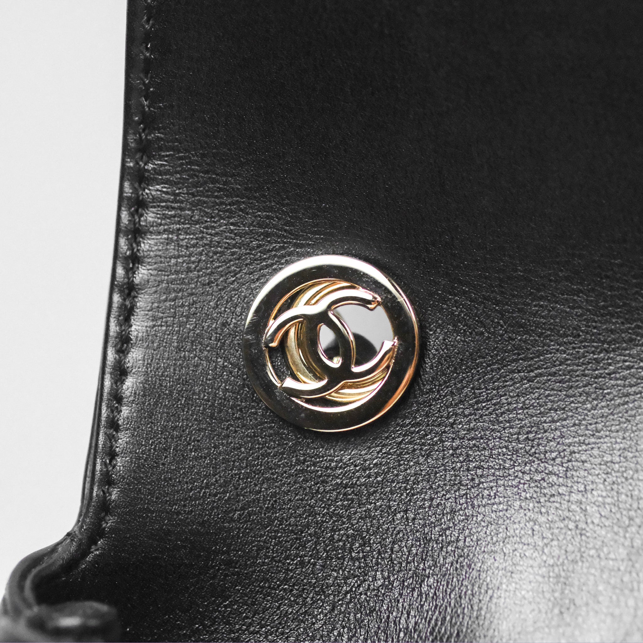 Authentic Chanel Small Flap Bag in Black Calfskin Leather - Perfect for Evening Events & Luxury Fashion Accessories