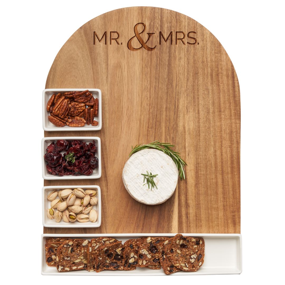 Acacia Fête Set Grand - Modern Mr. & Mrs. Wedding Sign - 16.25 x 12 Inches - Rustic Wooden Welcome Sign for Wedding Reception, Anniversary & Home Decor