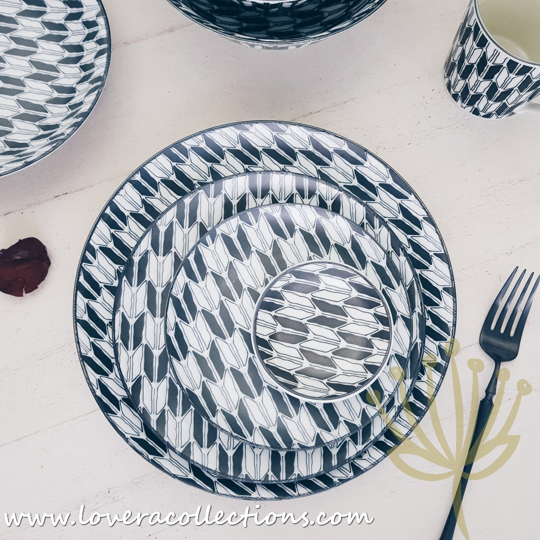 Awasaka Black & White Modern ARROWS Dinnerware Set - 16-Piece Porcelain Plates, Bowls & Mugs - Elegant Tableware for Dinner Parties, Restaurants & Home Decor (60% Off Limited Time Sale)