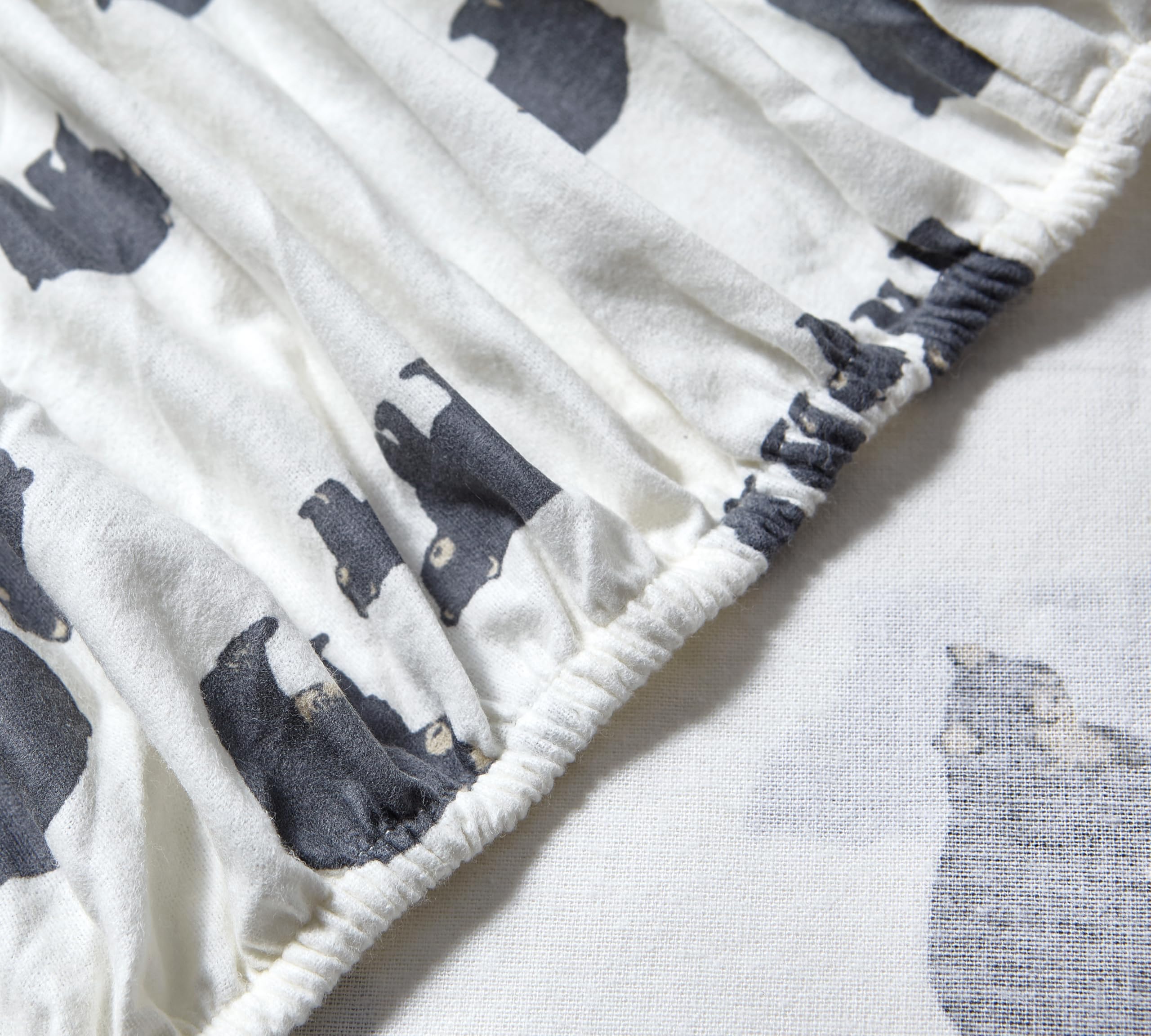 Eddie Bauer Queen Size Cotton Flannel Bed Sheet Set - Ultra Soft Brushed Flannel Bedding for Winter, Cozy Home Decor (Bear Family Print) - Perfect for Cold Weather & Holiday Gift Giving