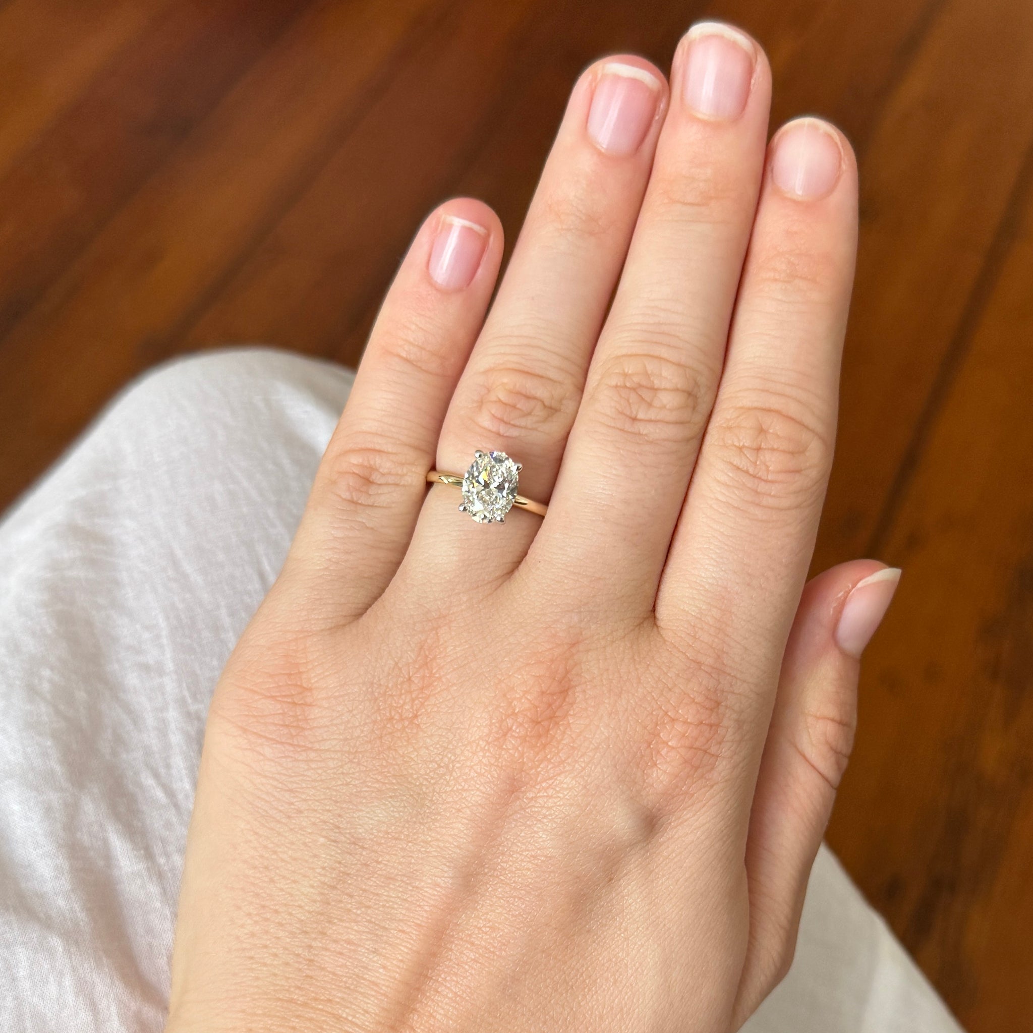 2ct Oval Cut Diamond Solitaire Engagement Ring - H Color SI1 Clarity - 14K Two Tone Gold for Wedding & Proposal - Perfect for Bridal Jewelry & Anniversary Gifts