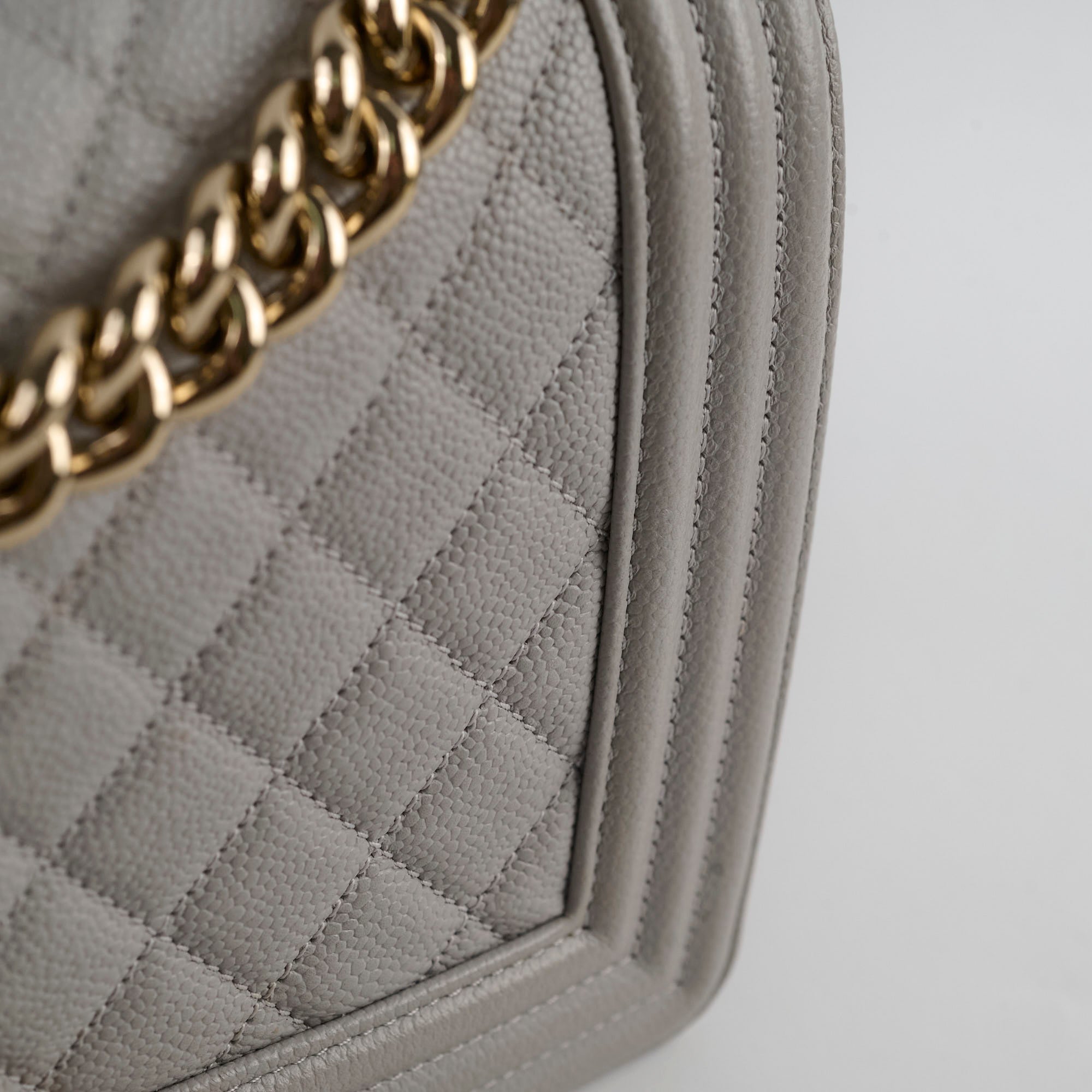 Chanel Caviar Leather Old Medium Flap Bag in Grey with Microchip - Perfect for Luxury Everyday Use & Special Occasions