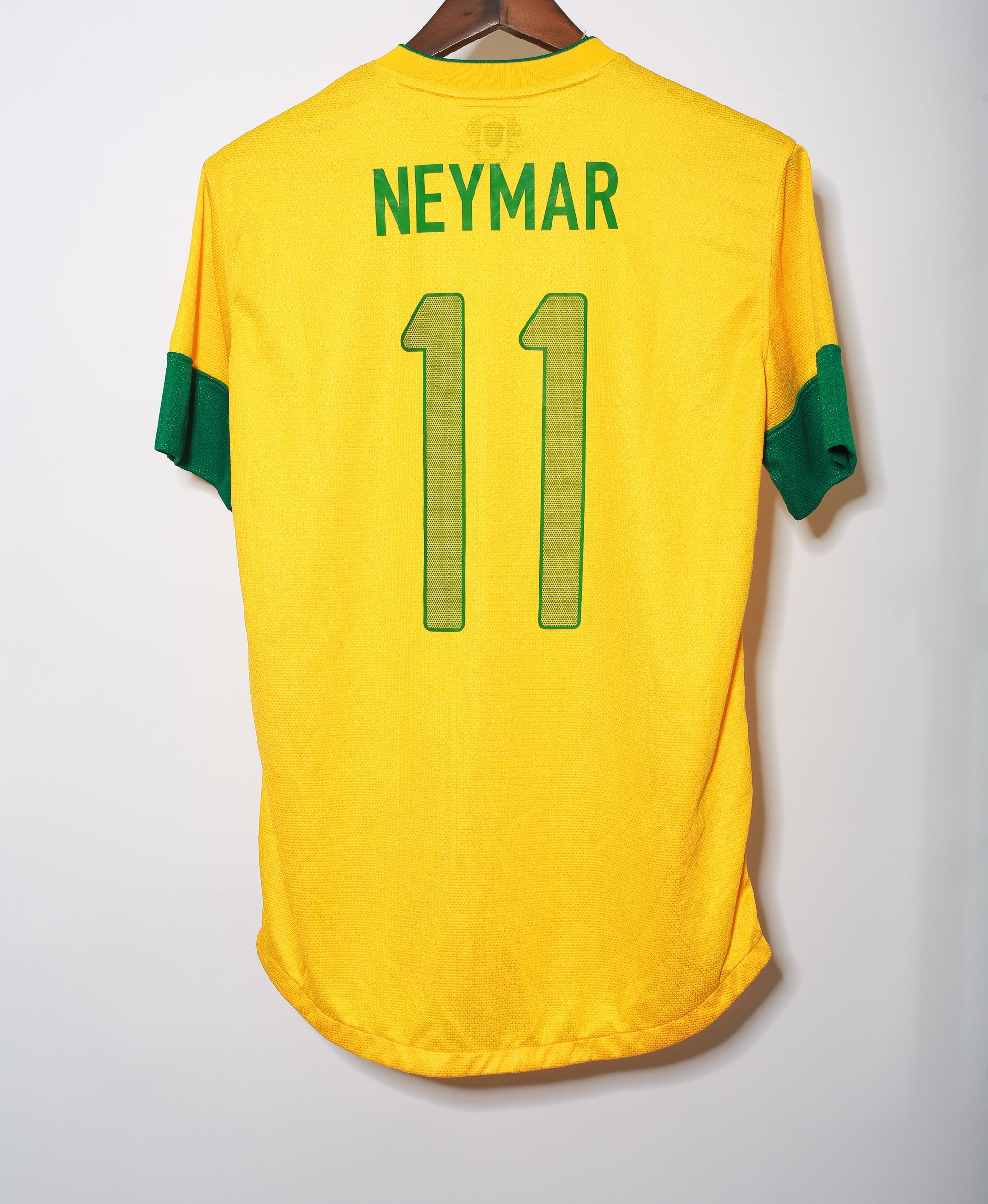 Authentic 2002 Brazil Neymar Home Jersey - Men's Football Soccer Shirt (Medium) - Perfect for Match Day, Fan Events & Collectors