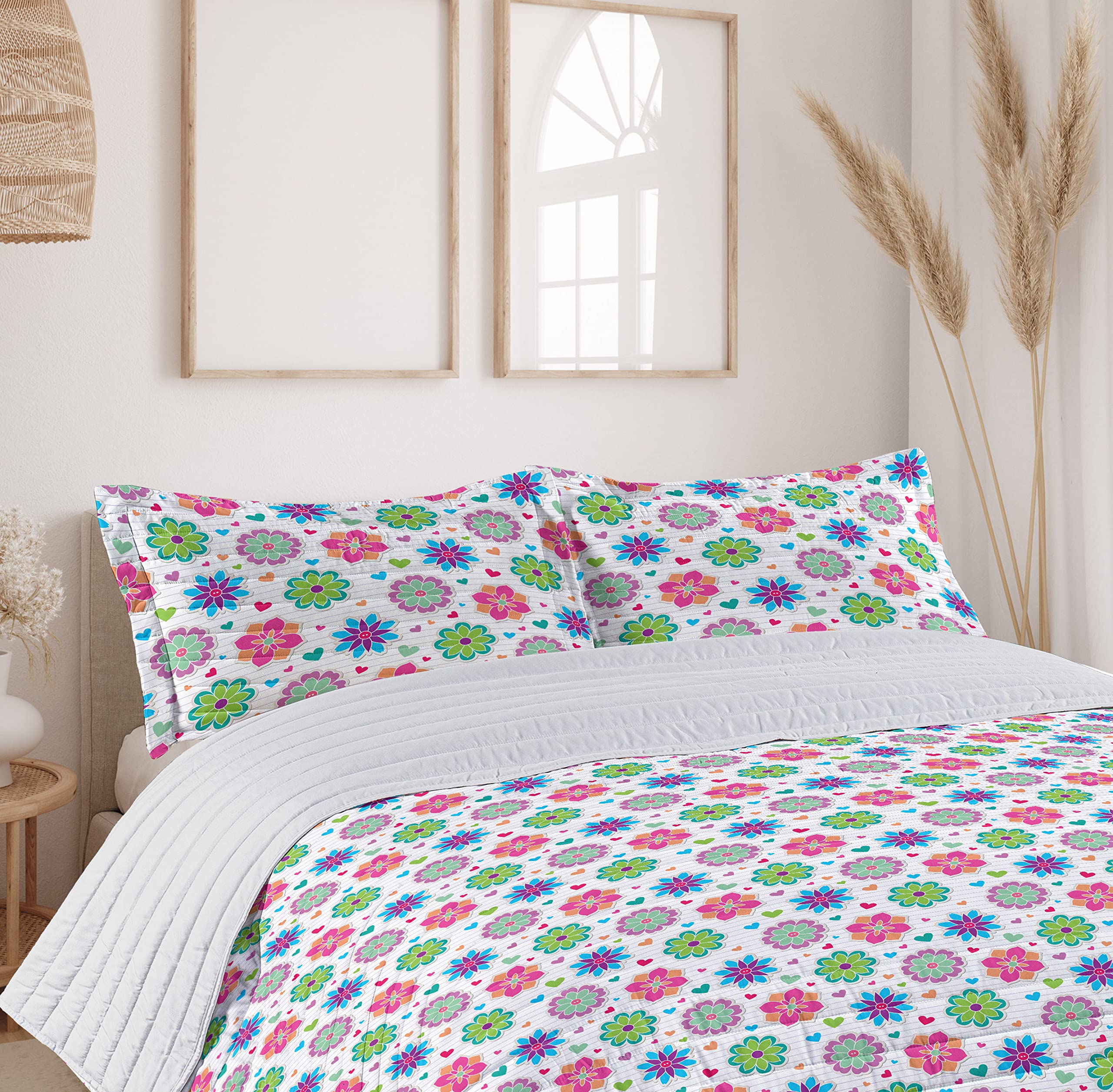 Ambesonne Retro Microfiber Bedspread Set - Vibrant Chamomile Flowers & Hearts Design, Soft King Size Bedding with Pillow Shams & Comforter | Perfect for Bohemian Bedroom Decor, Guest Room Makeover, and Cozy Home Styling