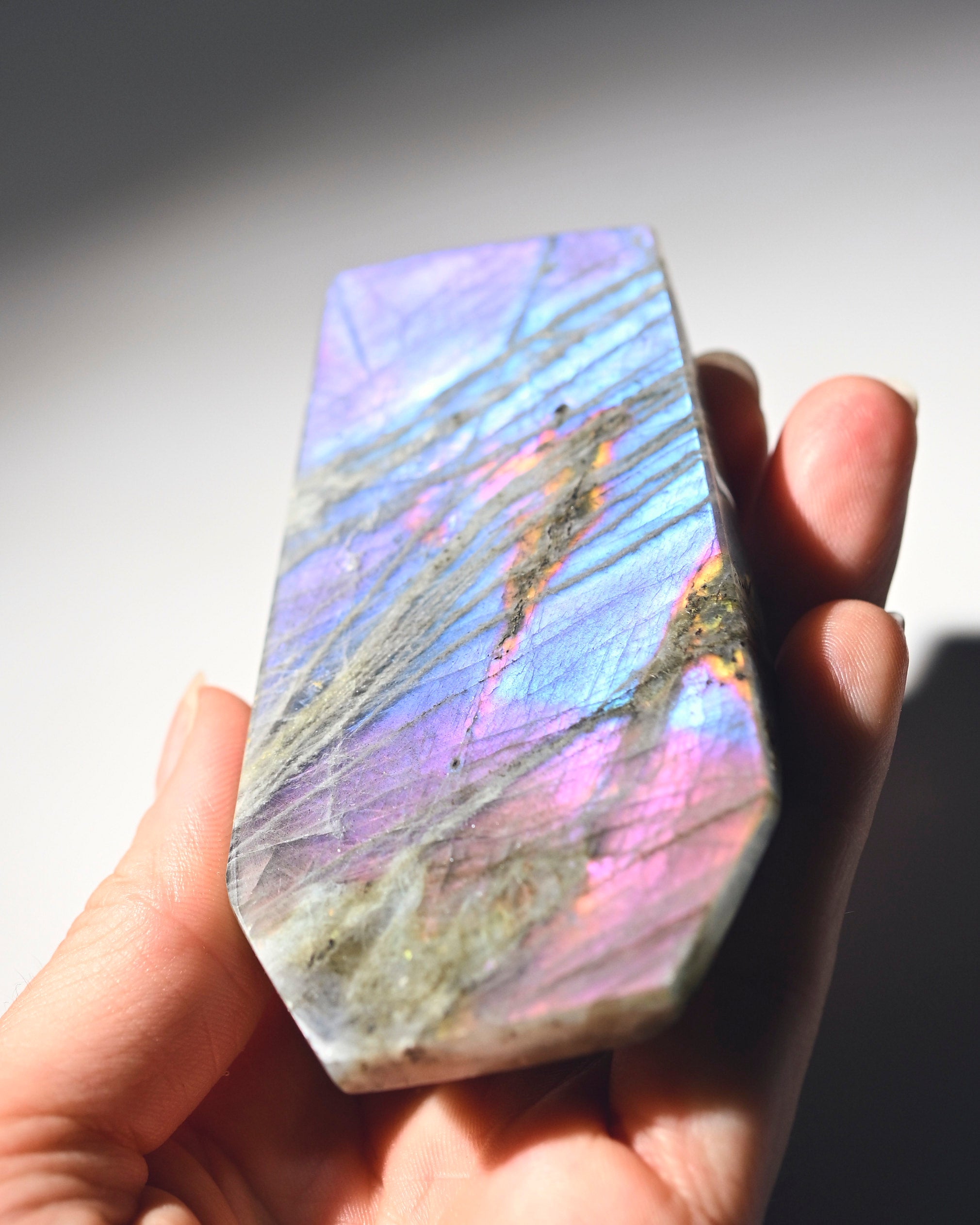 Natural Labradorite Geometric Pendant Necklace - 3 Inch Healing Crystal Jewelry for Meditation, Energy Balancing & Spiritual Gifts