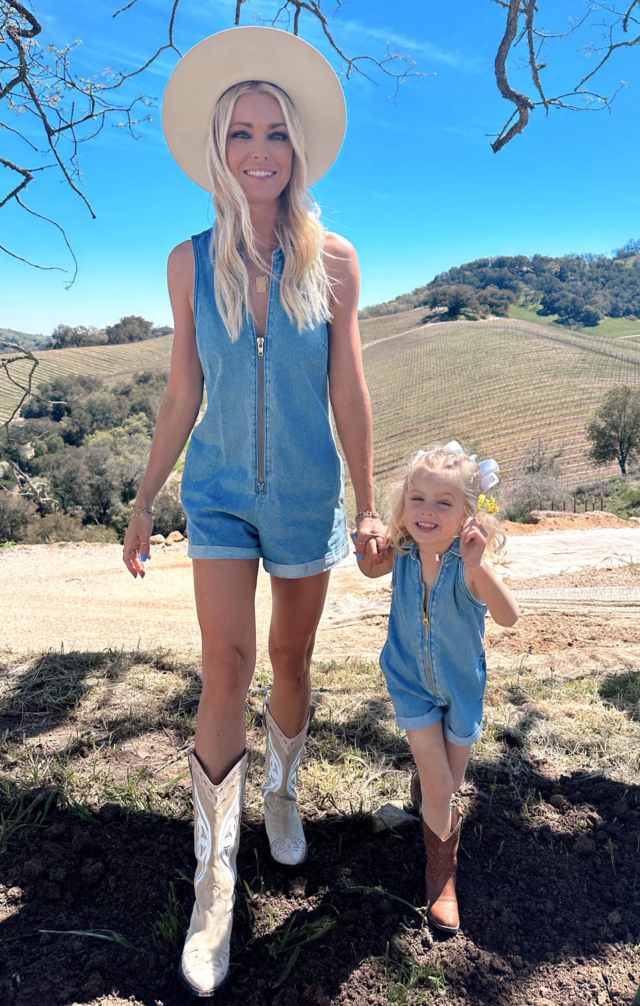 Mini Reno Romper for Baby Boys & Girls - Soft & Comfortable Blue Stream Design - Perfect for Playtime, Outings & Photo Shoots