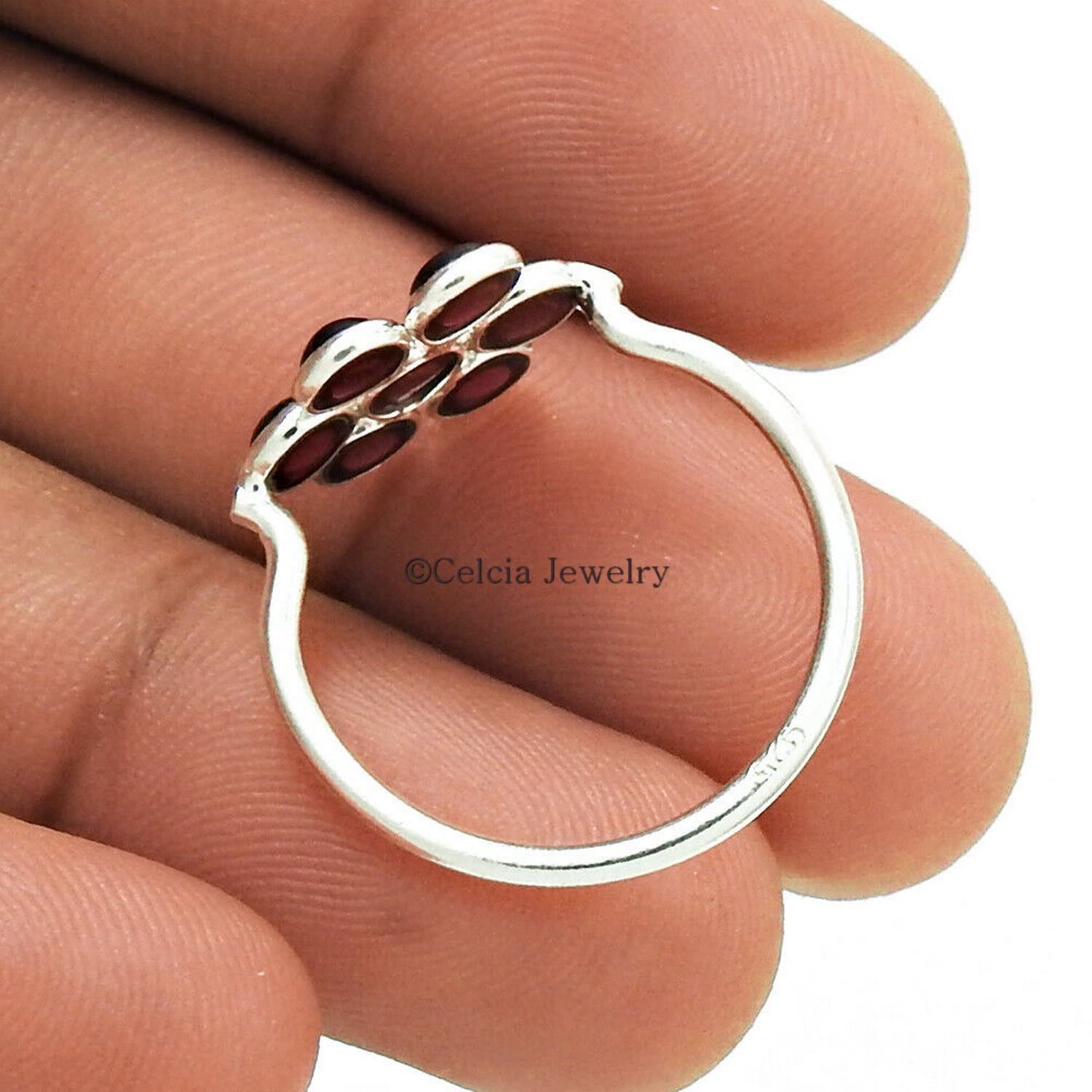 Genuine Garnet Gemstone Ring for Women - Natural Semi Precious Stone Jewelry - Elegant Wedding, Anniversary & Valentine's Day Gift - Perfect for Romantic Occasions, Birthday Presents & Special Celebrations (Garnet, Size 7)
