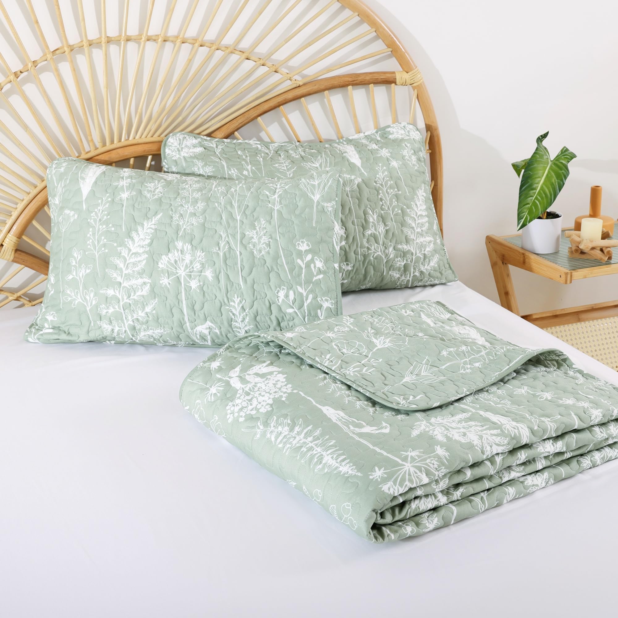 JANZAA King Size Sage Green Boho Quilt Set - 3 Piece Reversible Microfiber Bedding with Floral Pattern, Lightweight Comforter & 2 Pillow Shams | Perfect for Master Bedroom, Guest Room & Bohemian Home Decor
