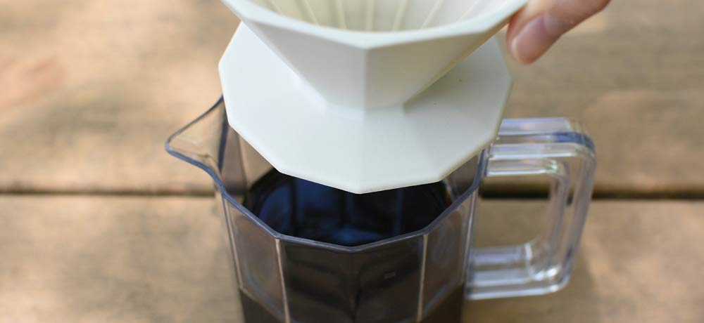 Kinto ALFRESCO Brewer Jug Set - 34oz Coffee Maker with 4 Cups, Beige - Perfect for Outdoor Camping, Picnics & Home Brewing