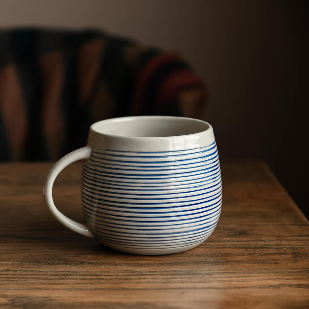 Blue & White Ceramic Oversized Coffee Mug - 20oz Large Tea Cup for Home, Office & Gifts - Perfect for Morning Coffee, Afternoon Tea & Cozy Moments