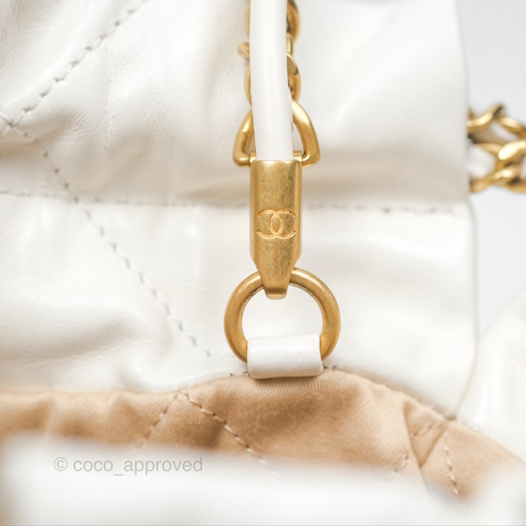 Chanel 22 Mini Bag in White Shiny Crumpled Calfskin Leather - Luxury Crossbody Purse for Women, Perfect for Date Night & Evening Events