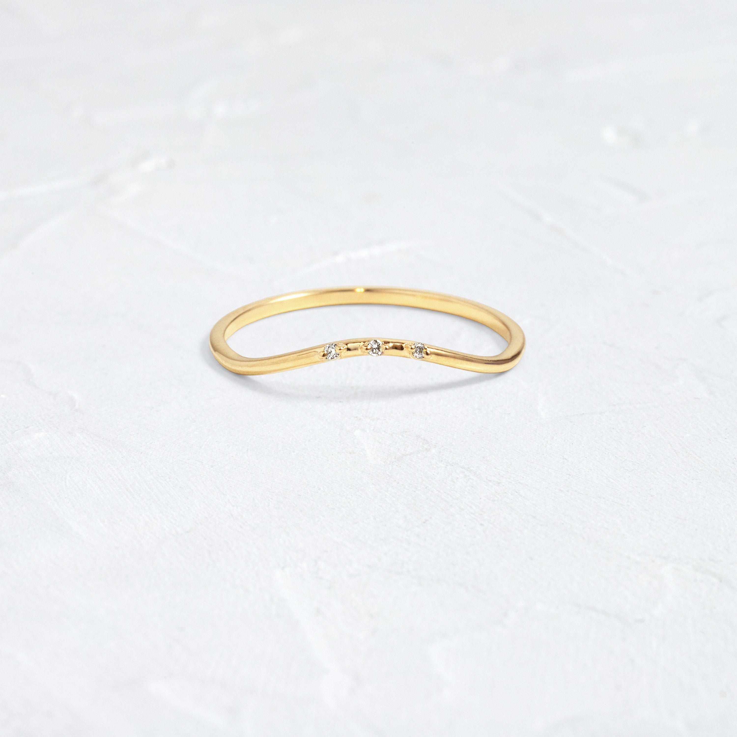 Stylish Curved Trio Band Ring Set - Perfect for Stacking & Layering - Ideal for Everyday Wear, Special Occasions & Gift Giving