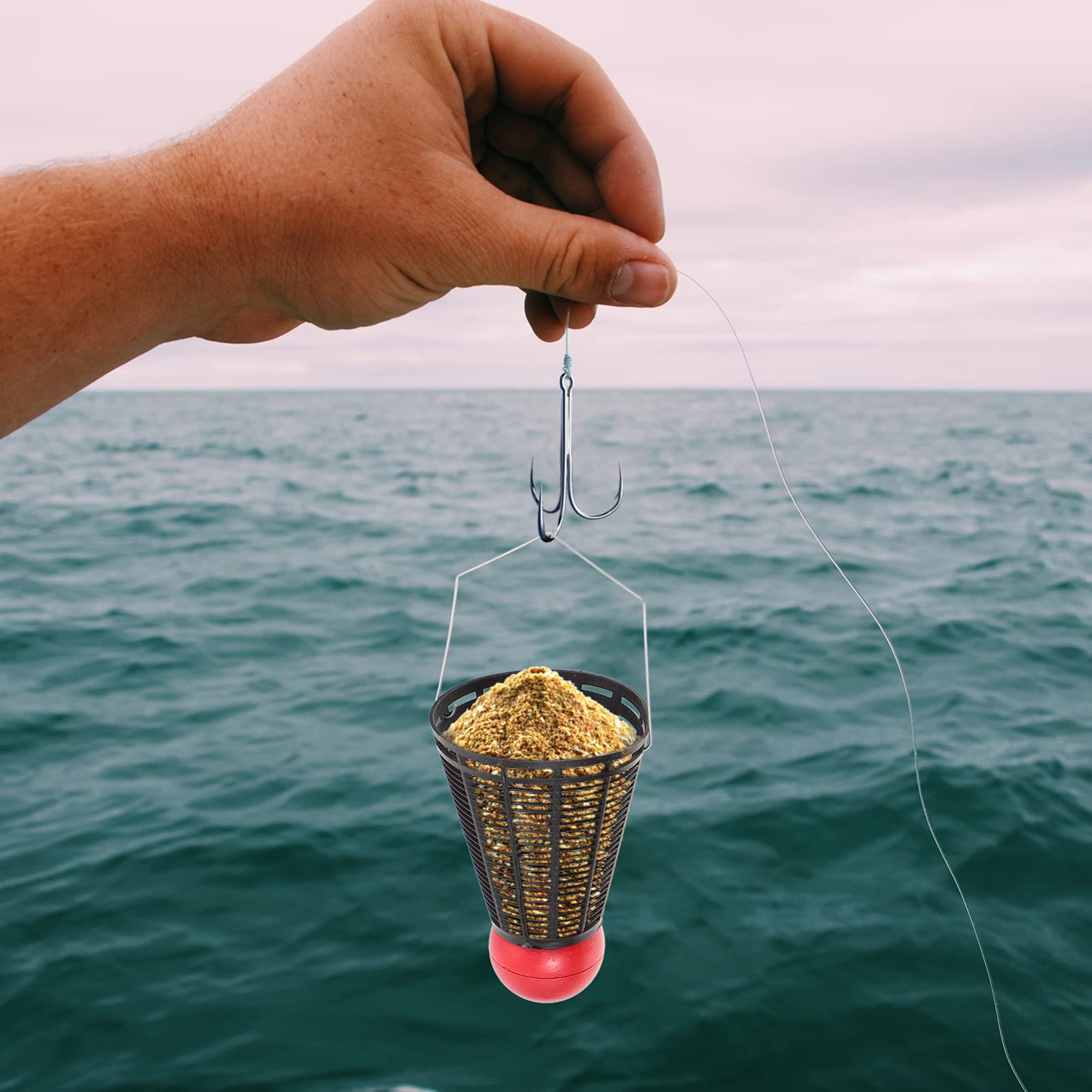 LIOOBO 3-Piece Badminton-Shaped Fishing Bait Feeder Set - Plastic Lure Cage & Bait Thrower for Freshwater & Saltwater Fishing - Perfect for Carp, Catfish, and Bass Fishing Trips