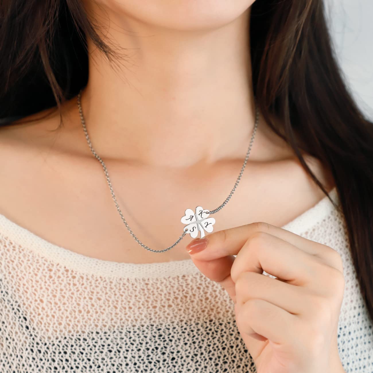 Custom Personalized Grandma Nameplate Necklace - Engraved with 4 Names, Sterling Silver Nana Pendant for Mother's Day, Mom & Daughter Jewelry Gift - Perfect for Family Keepsakes, Friendship Tokens & Special Occasions