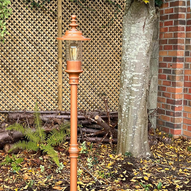 Betley 1Lt Cast Iron Lamp Post - Outdoor Garden Lighting for Pathways, Driveways & Porches