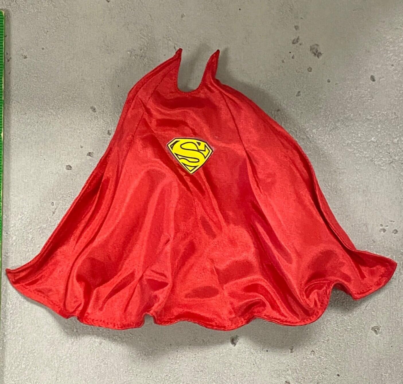 1/12 Scale Red Wired Cape for 6