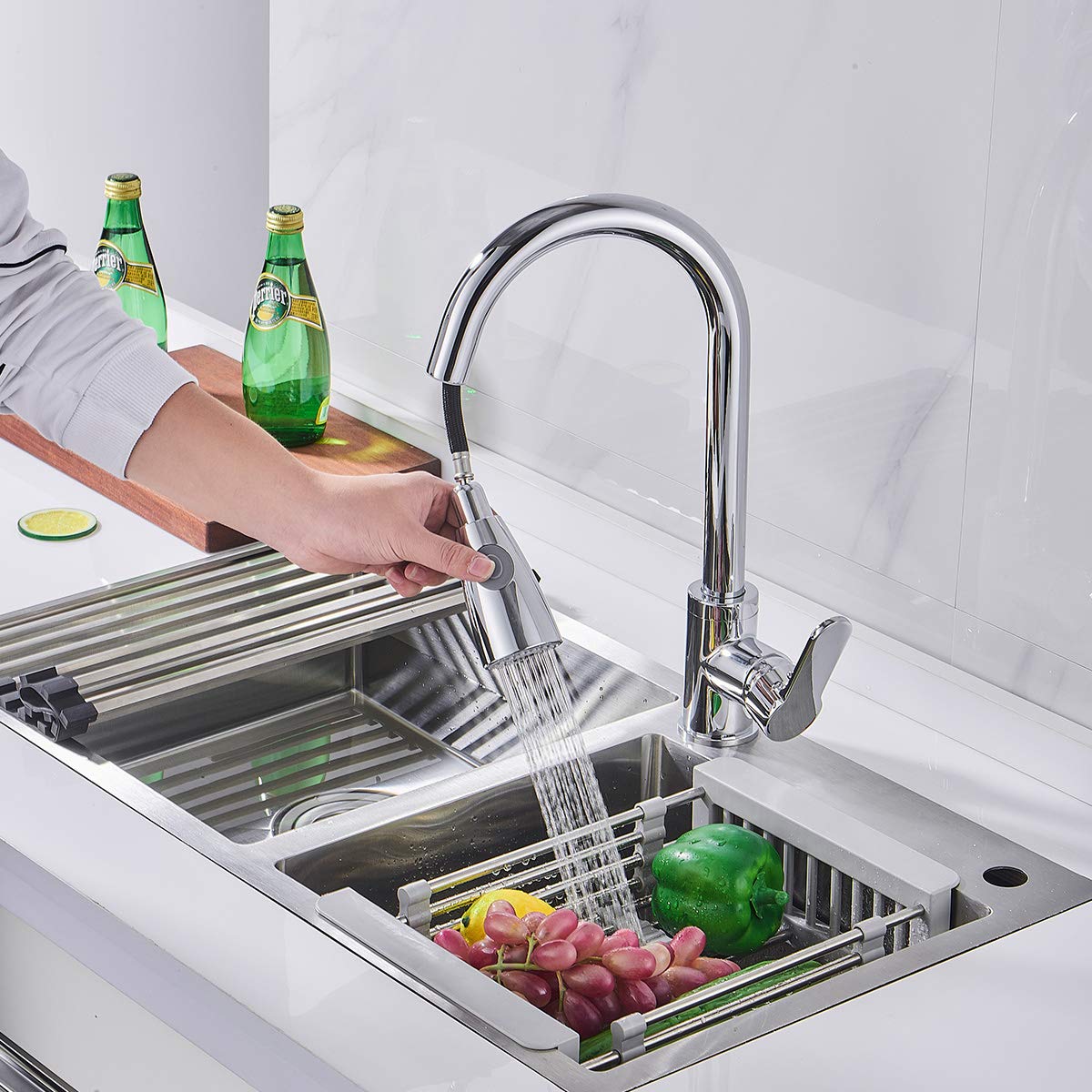 High-Quality Chrome Pull-Out Kitchen Faucet with Single Handle & Down Sprayer - Solid Brass Construction for Durability - Perfect for Modern Kitchen Sinks & Dishwashing