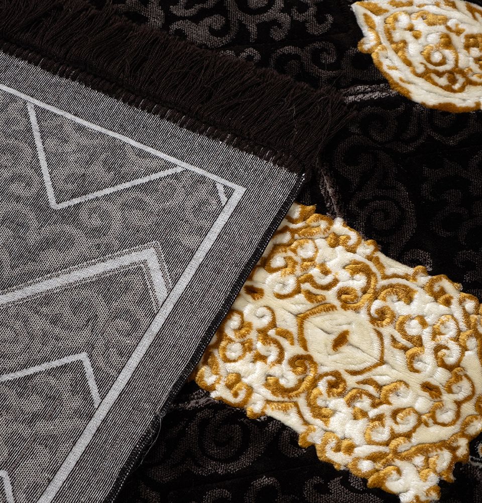 Premium Black Diamond Islamic Prayer Rug - Hajar al Aswad Design - Soft & Durable for Home, Mosque & Travel - Perfect for Daily Salah & Special Occasions