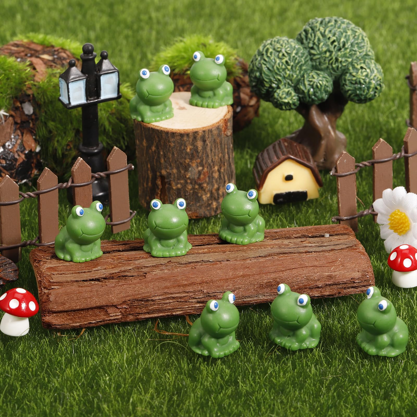 50PCS Mini Resin Frog Figurines, Cute Green Frogs for Fairy Garden, DIY Home Decor, Terrarium, Moss Landscape Craft - Perfect for Fairy Gardens, DIY Projects, and Miniature Scenes