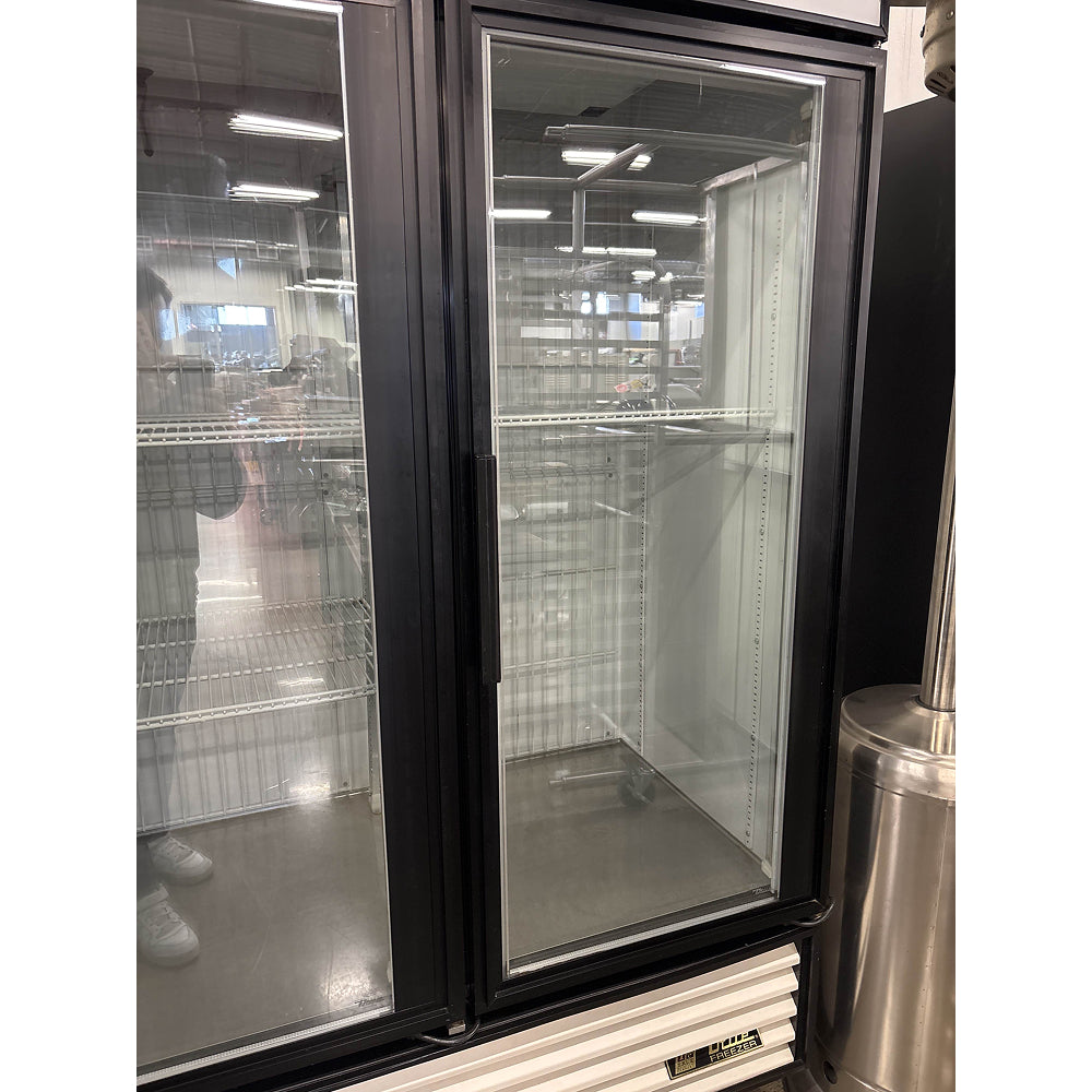 Used True GDM 72F 78 Swing Glass 3 Door Commercial Merchandiser Freezer - Perfect for Restaurants, Grocery Stores & Convenience Shops