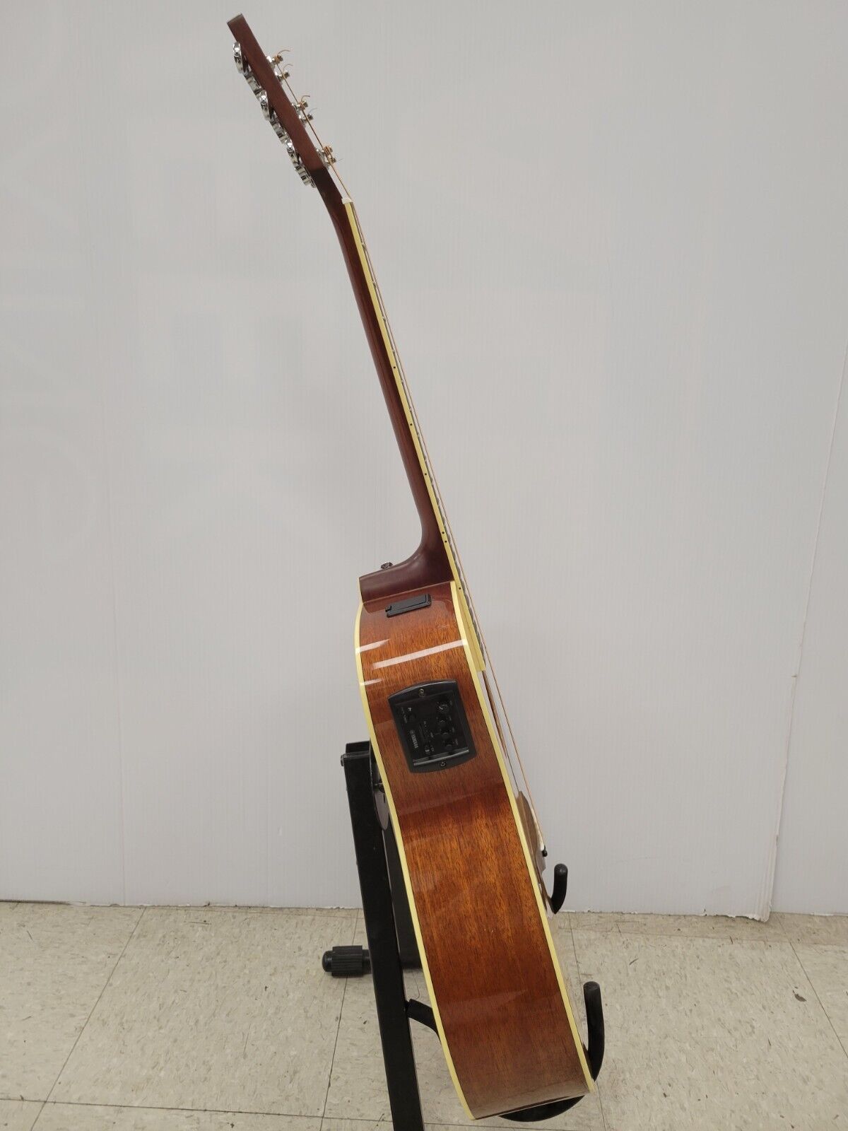 Yamaha FGX820C Acoustic Electric Guitar with Cutaway - Natural Finish for Stage Performance & Home Practice