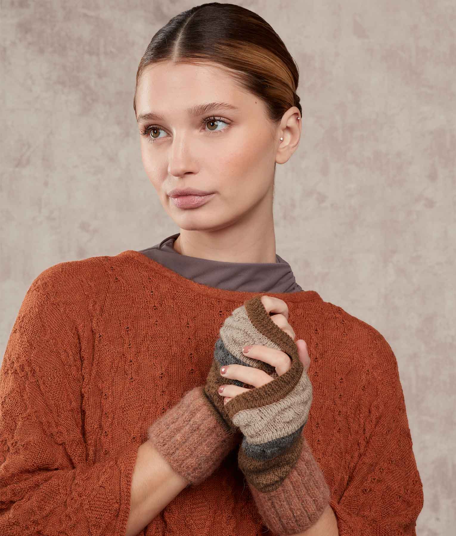 Striped Knitted Mittens for Women & Men - Warm Winter Gloves for Outdoor Activities, Skiing & Snowboarding