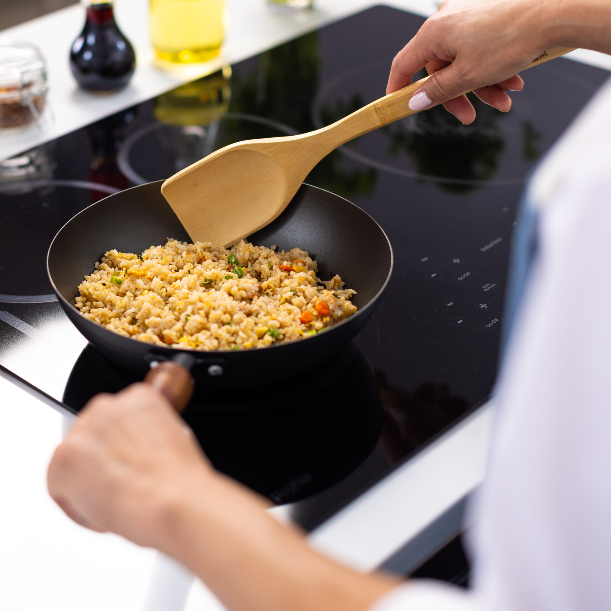 9.5 Inch Carbon Steel Wok Pan - Pre-Seasoned Stir Fry Pan for Professional Cooking - Perfect for Asian Stir Fry, Sautéing & Deep Frying - Induction Compatible Nonstick Skillet