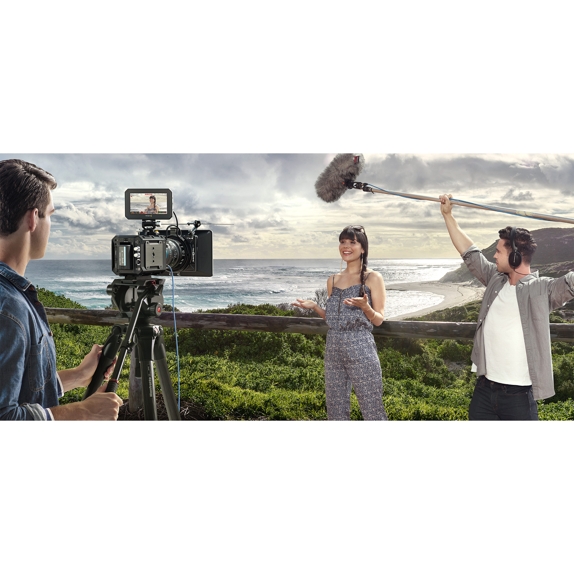 Blackmagic Design PYXIS 6K Full-Frame Digital Cinema Camera Monitor Kit - Professional 4K Video Recording for Filmmakers & Content Creators - Perfect for Studio, Live Events & Outdoor Shooting