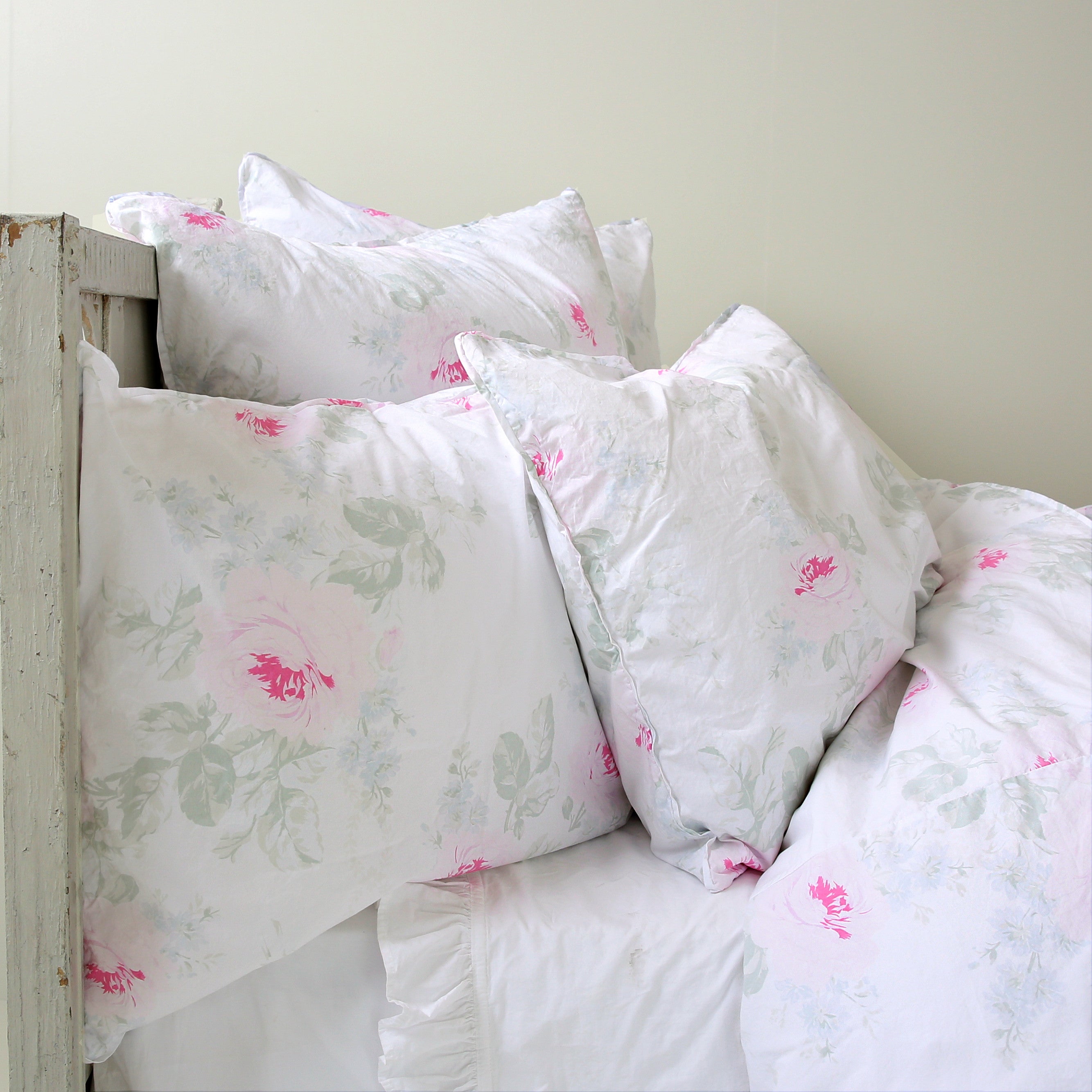 Rachel Ashwell® Royal Bouquet Bedding Set - Floral Luxury Queen/King Size Duvet Cover & Pillowcases - Perfect for Master Bedroom, Guest Room & Boutique Hotels