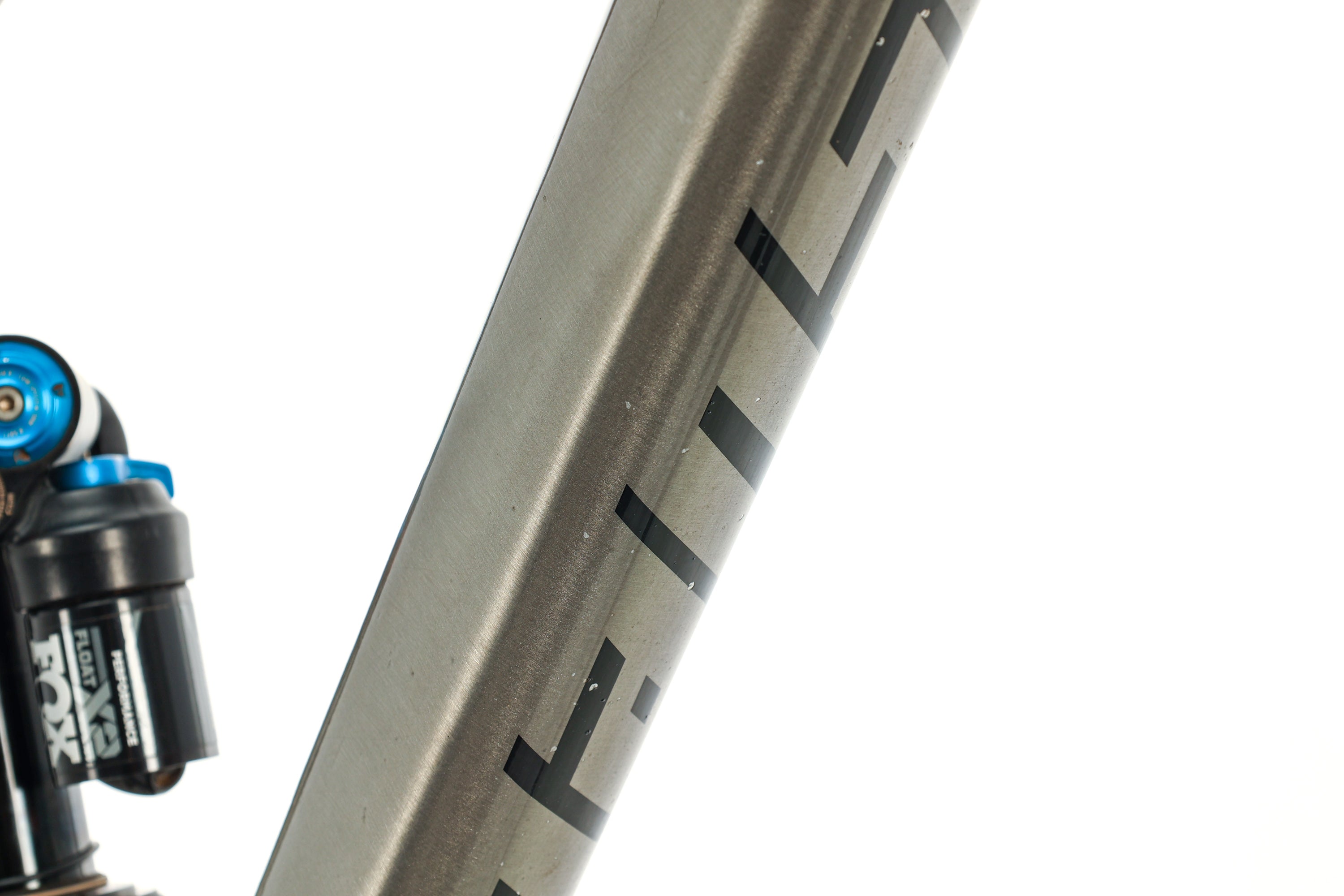 Banshee Titan V3.2 Full Suspension Mountain Bike 2022 - Medium Frame Size for Trail Riding & Enduro Adventures